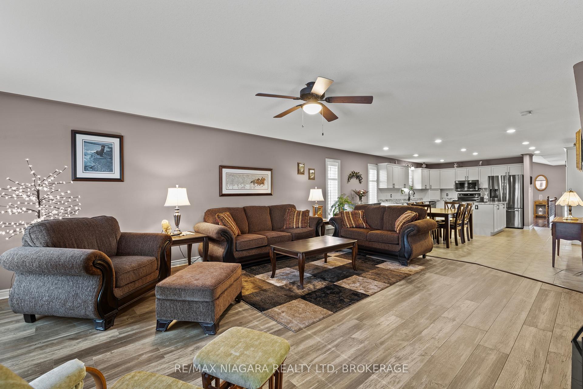 Photo 15 of 129 Wellbrook Avenue, Welland, Prince Charles — HOMEH