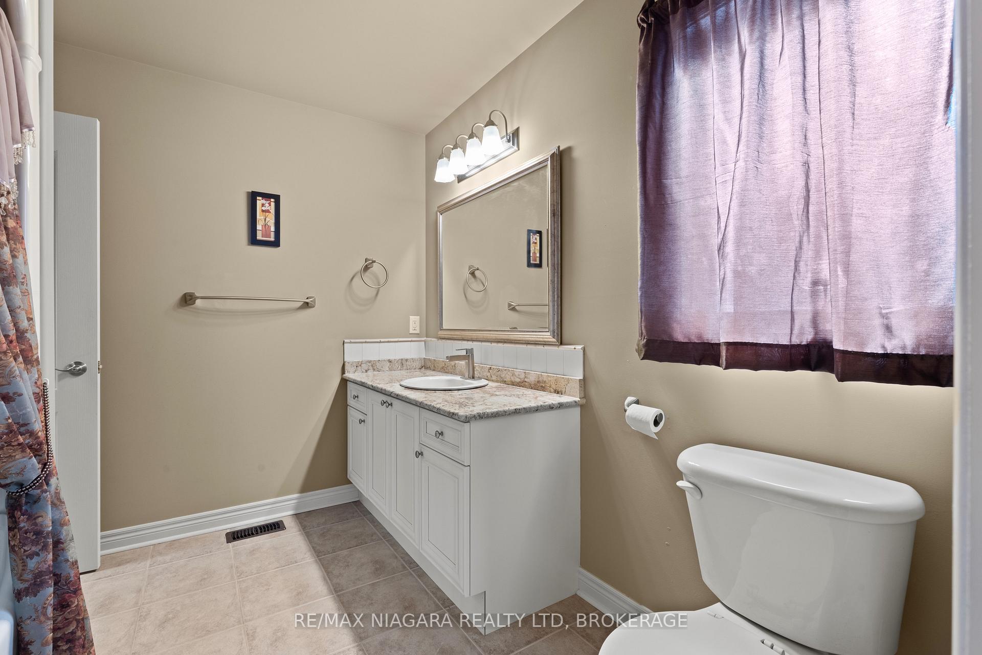 Photo 20 of 129 Wellbrook Avenue, Welland, Prince Charles — HOMEH