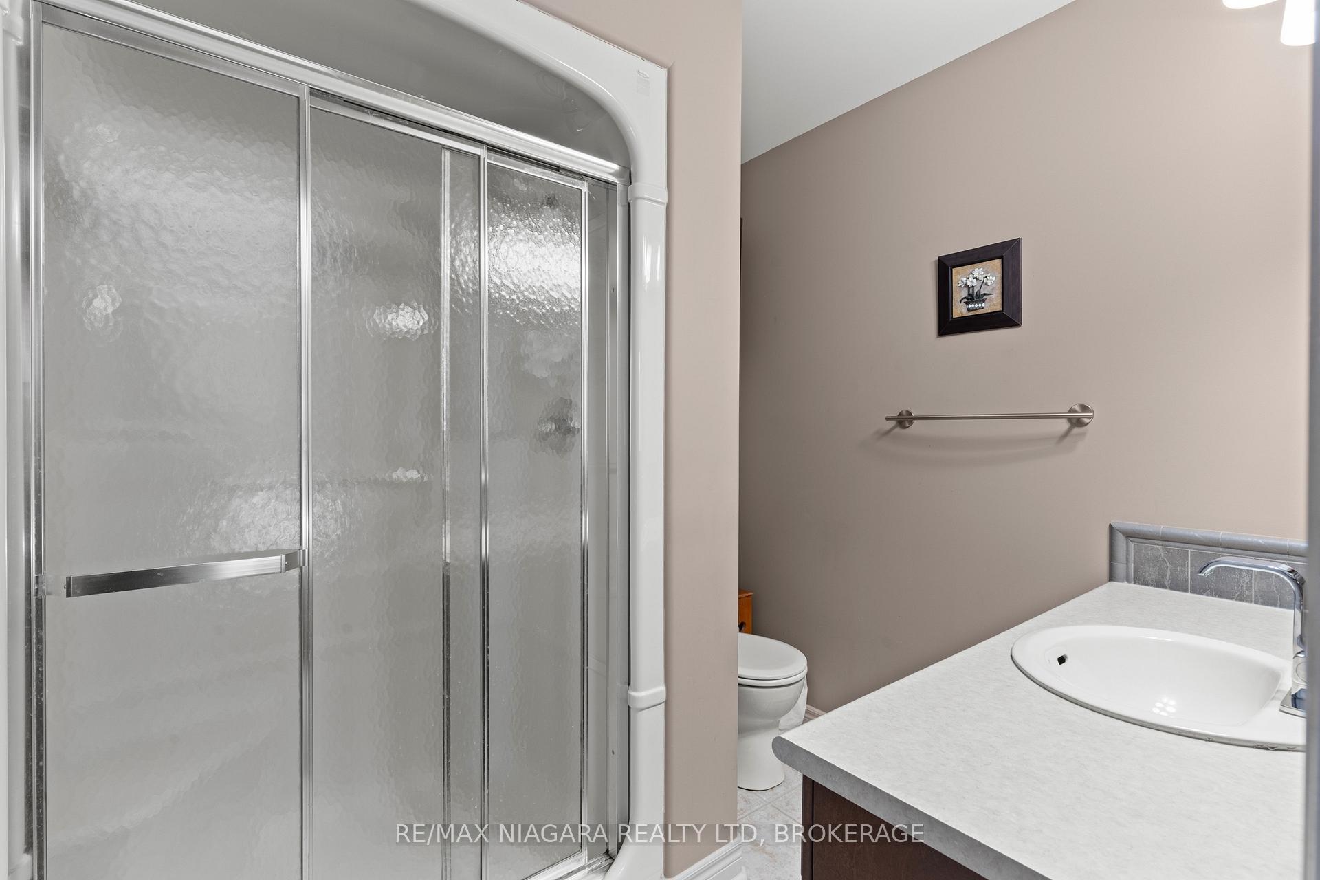 Photo 23 of 129 Wellbrook Avenue, Welland, Prince Charles — HOMEH