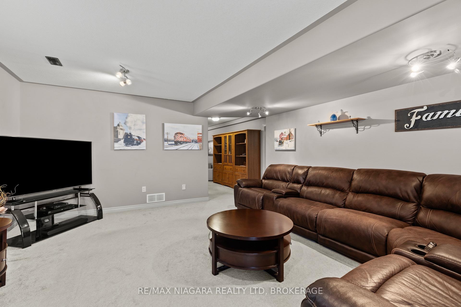 Photo 29 of 129 Wellbrook Avenue, Welland, Prince Charles — HOMEH