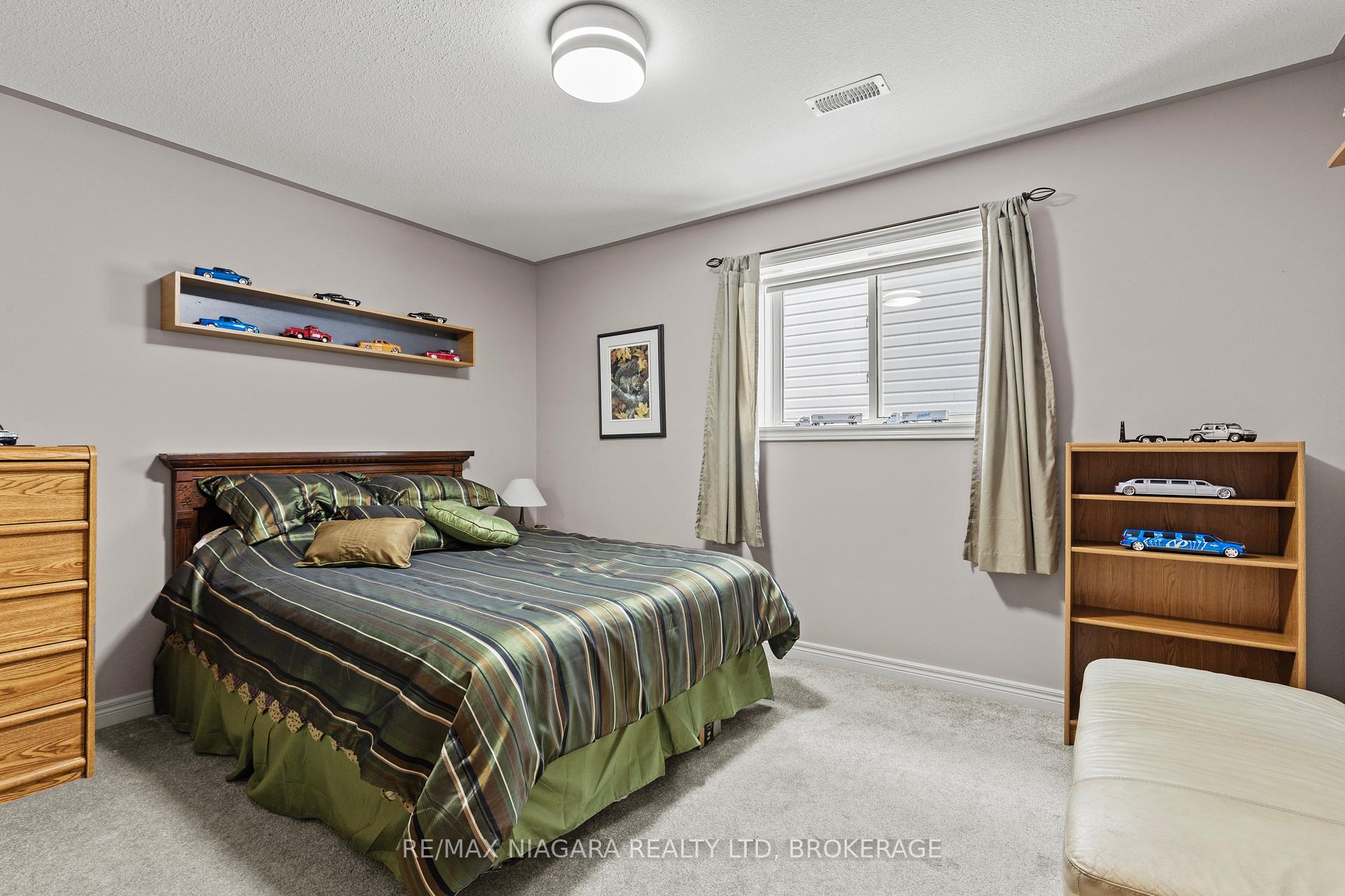 Photo 30 of 129 Wellbrook Avenue, Welland, Prince Charles — HOMEH