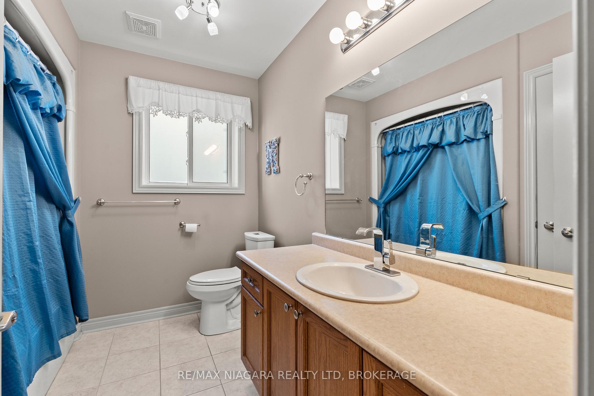 Photo 35 of 129 Wellbrook Avenue, Welland, Prince Charles — HOMEH