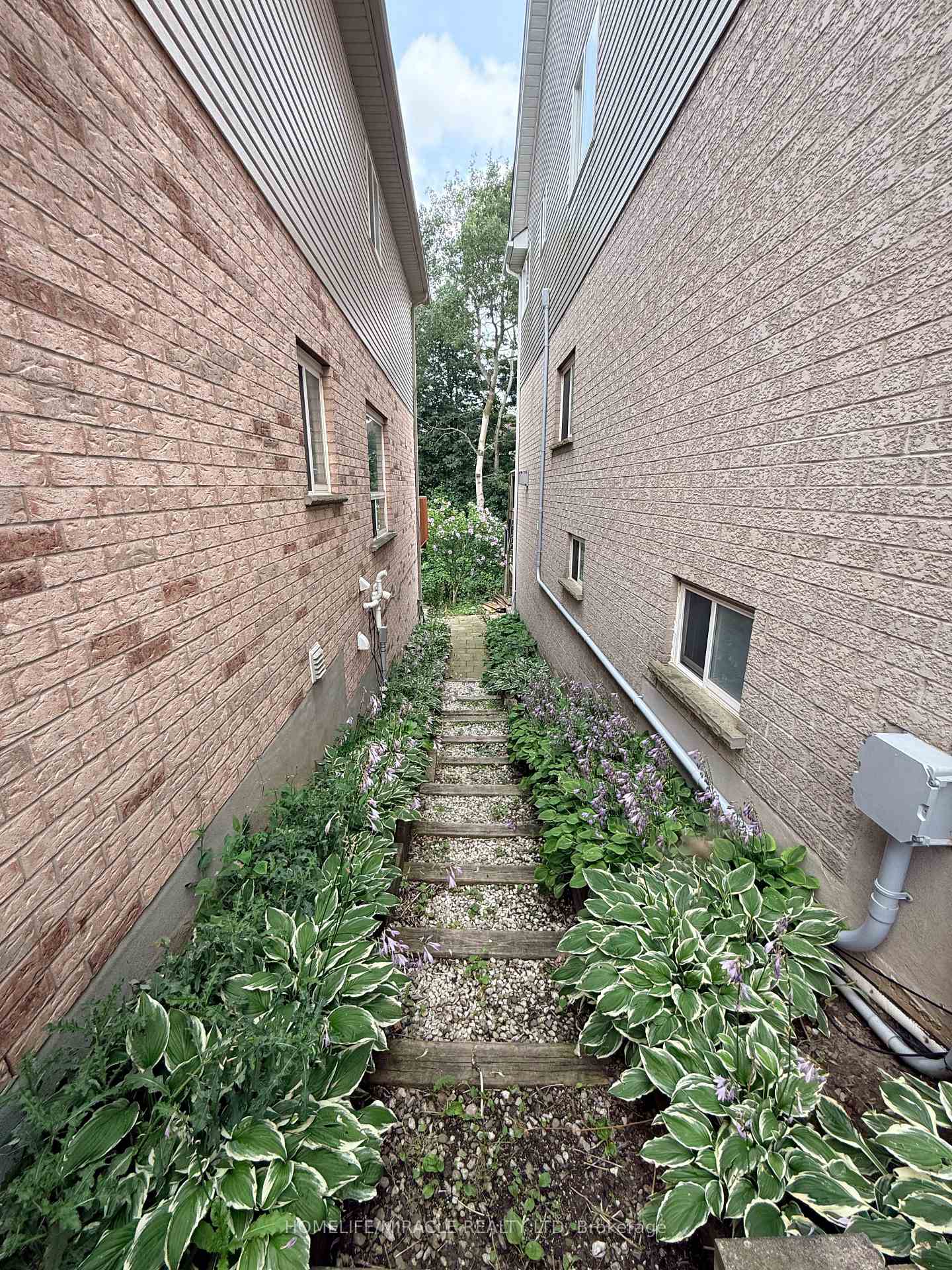 Photo 39 of 14 Hearthbridge Street, Kitchener, Brigadoon — HOMEH