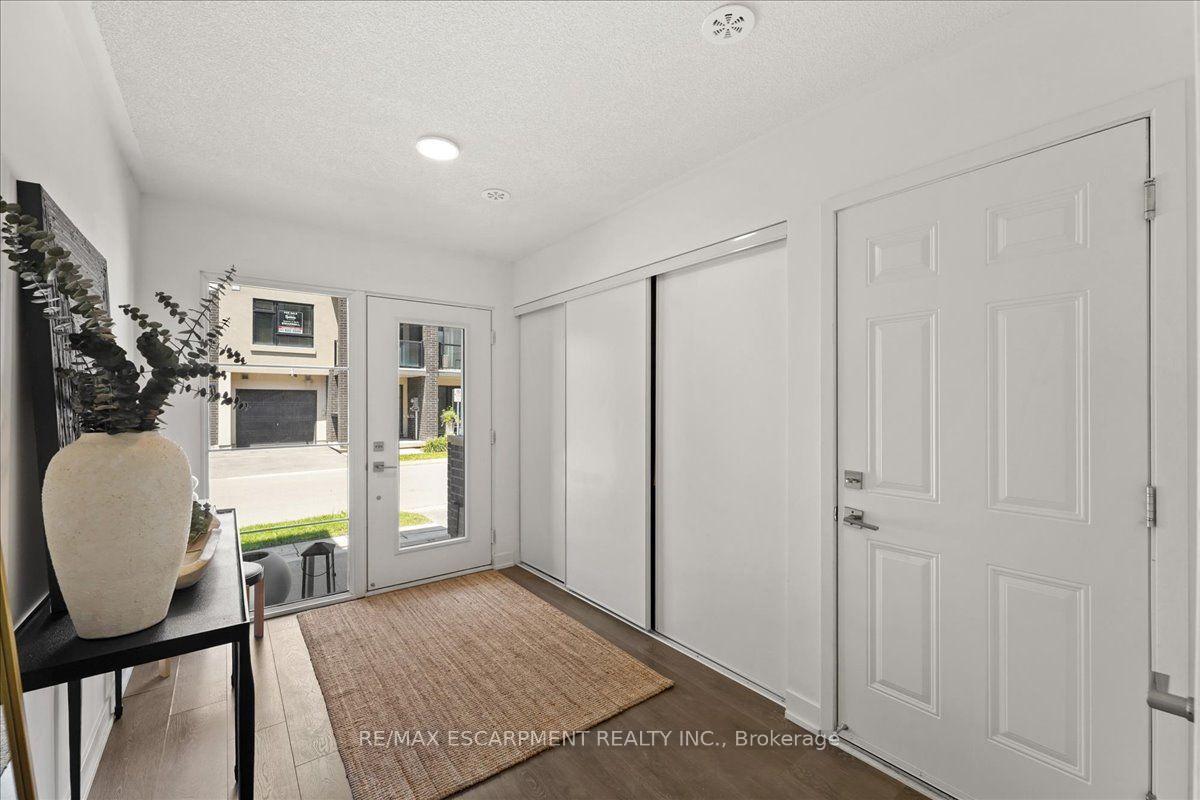 Photo 5 of Unit 37, 1121 Cooke Boulevard, Burlington, LaSalle — HOMEH