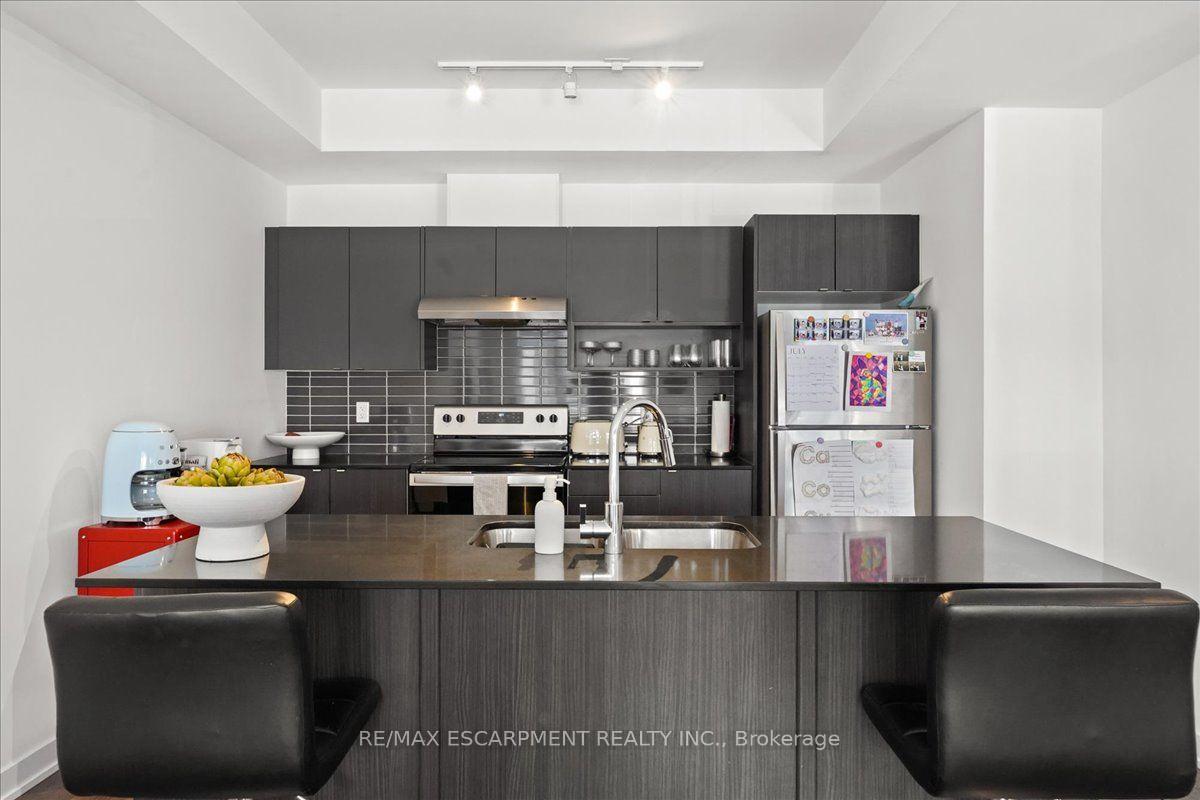 Photo 11 of Unit 37, 1121 Cooke Boulevard, Burlington, LaSalle — HOMEH
