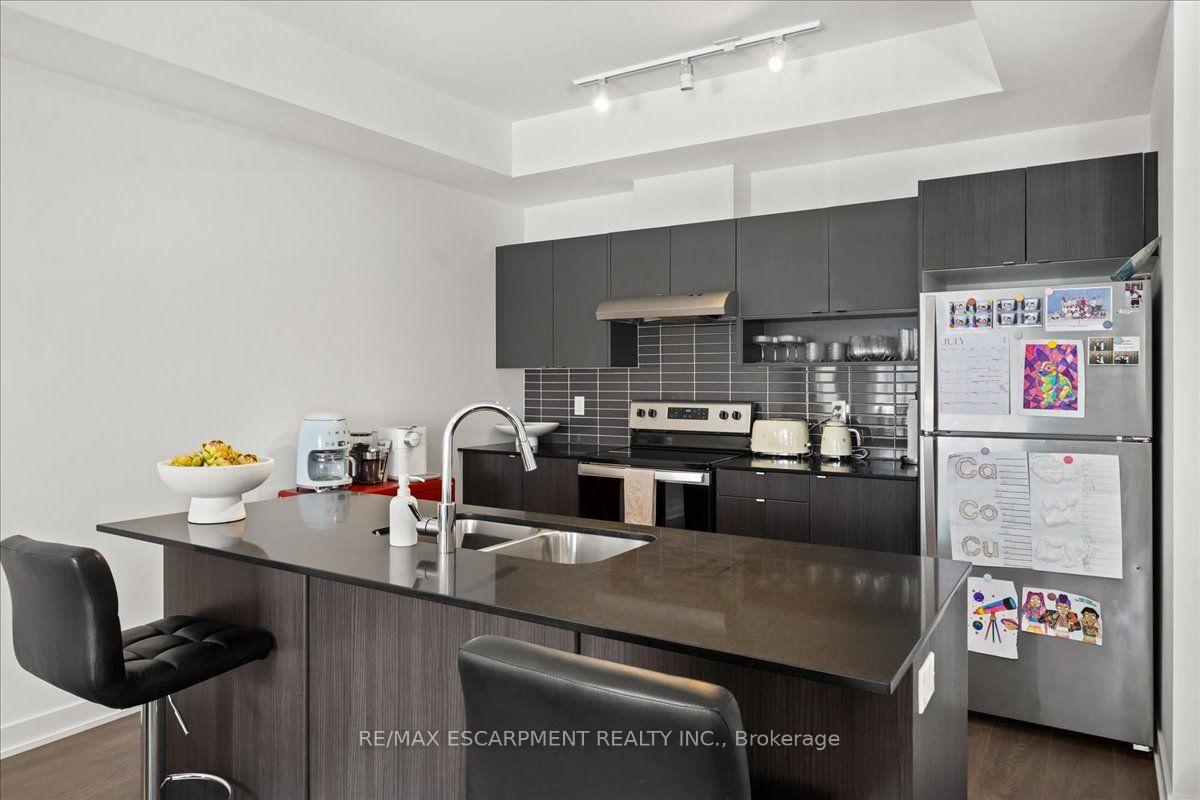 Photo 13 of Unit 37, 1121 Cooke Boulevard, Burlington, LaSalle — HOMEH