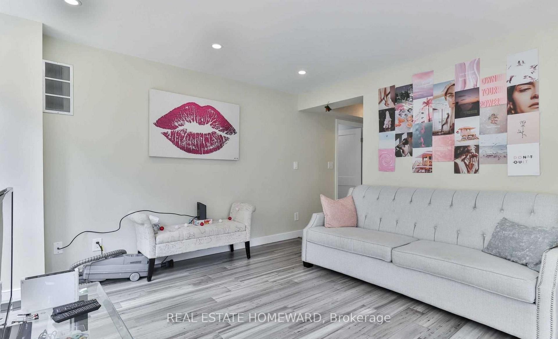 Photo 9 of Unit 406, 7 Carlton Street, Toronto, Church-Yonge Corridor — HOMEH