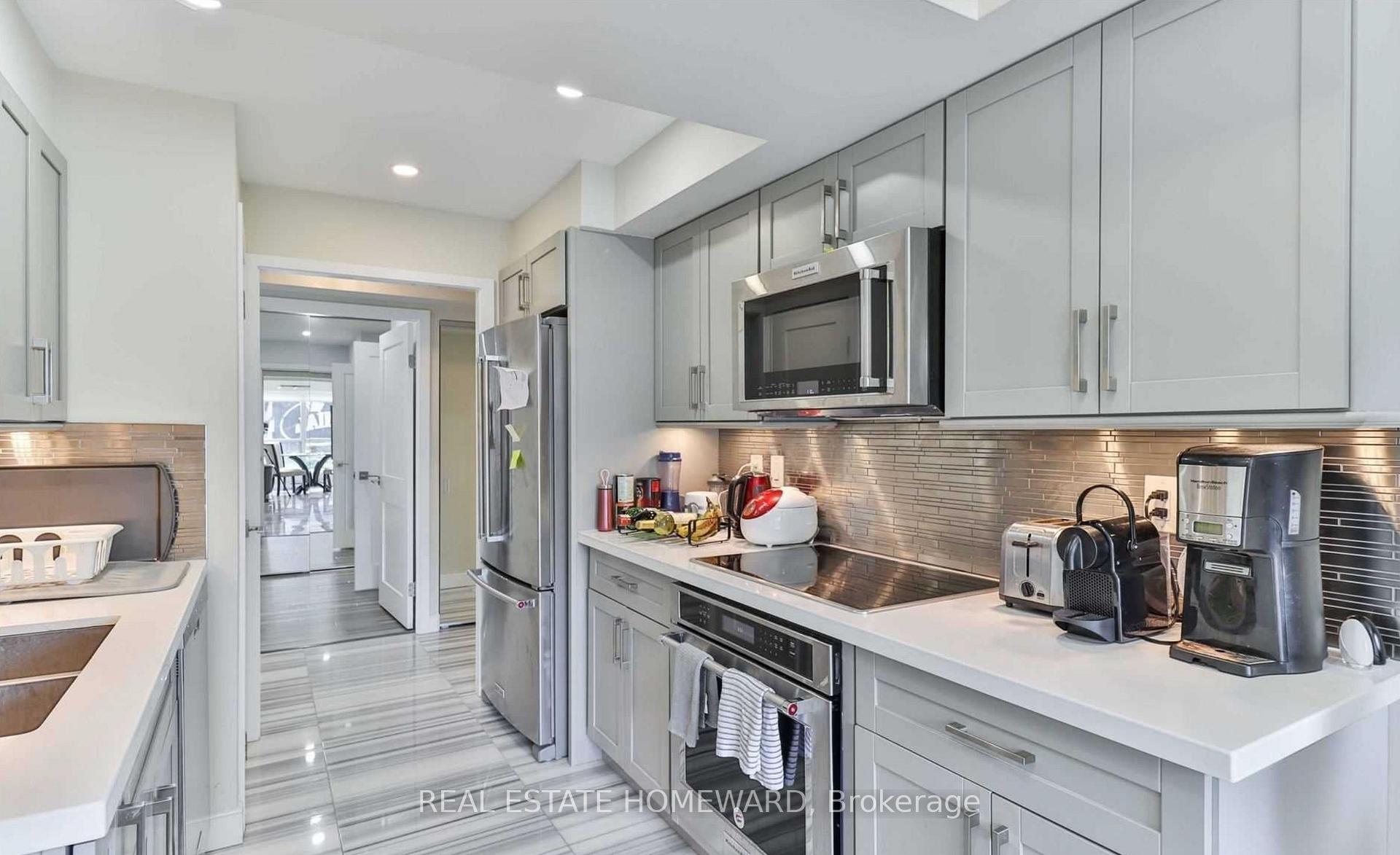 Photo 13 of Unit 406, 7 Carlton Street, Toronto, Church-Yonge Corridor — HOMEH