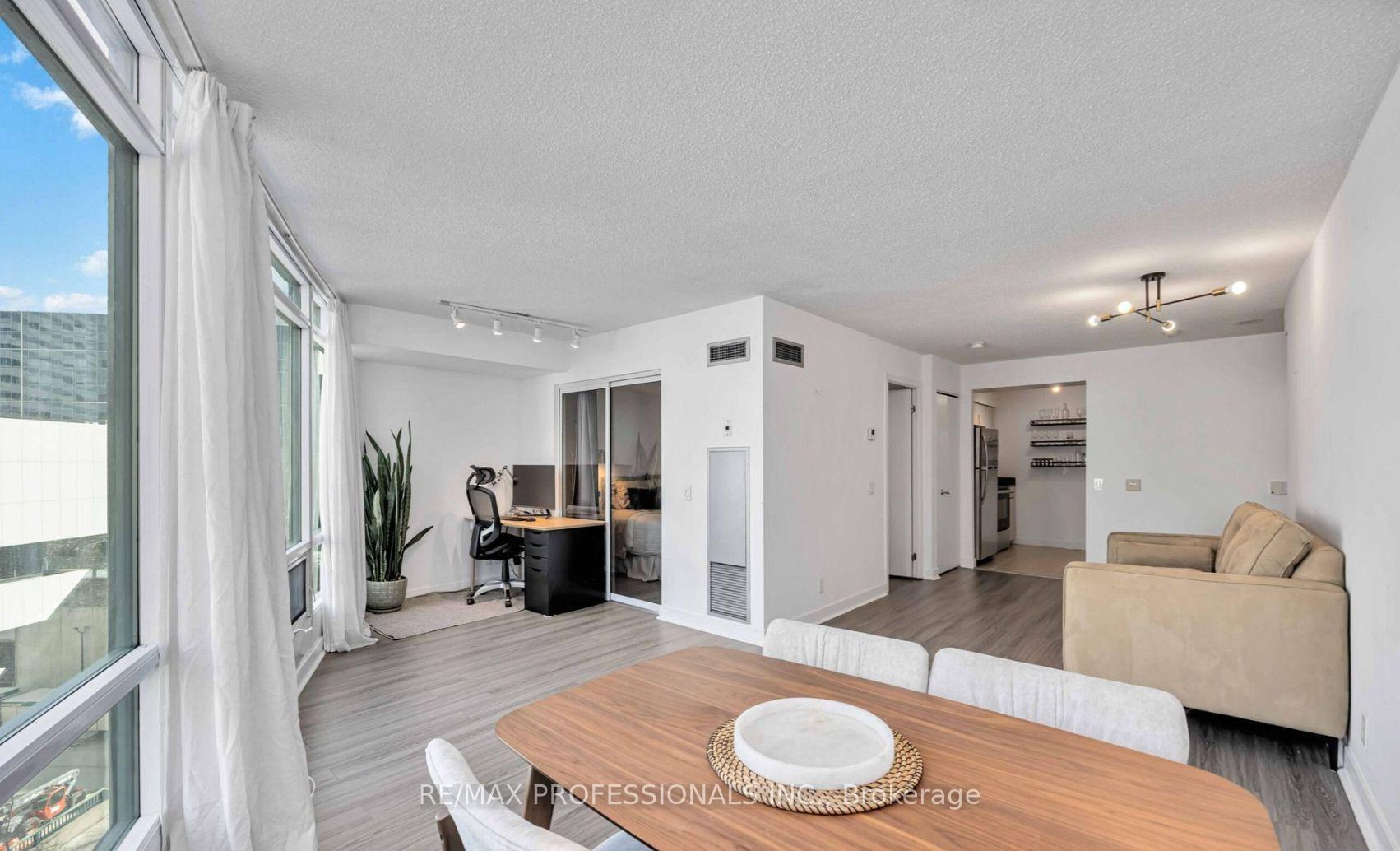 Photo 2 of Unit 802, 361 Front Street W, Toronto, Waterfront Communities — HOMEH