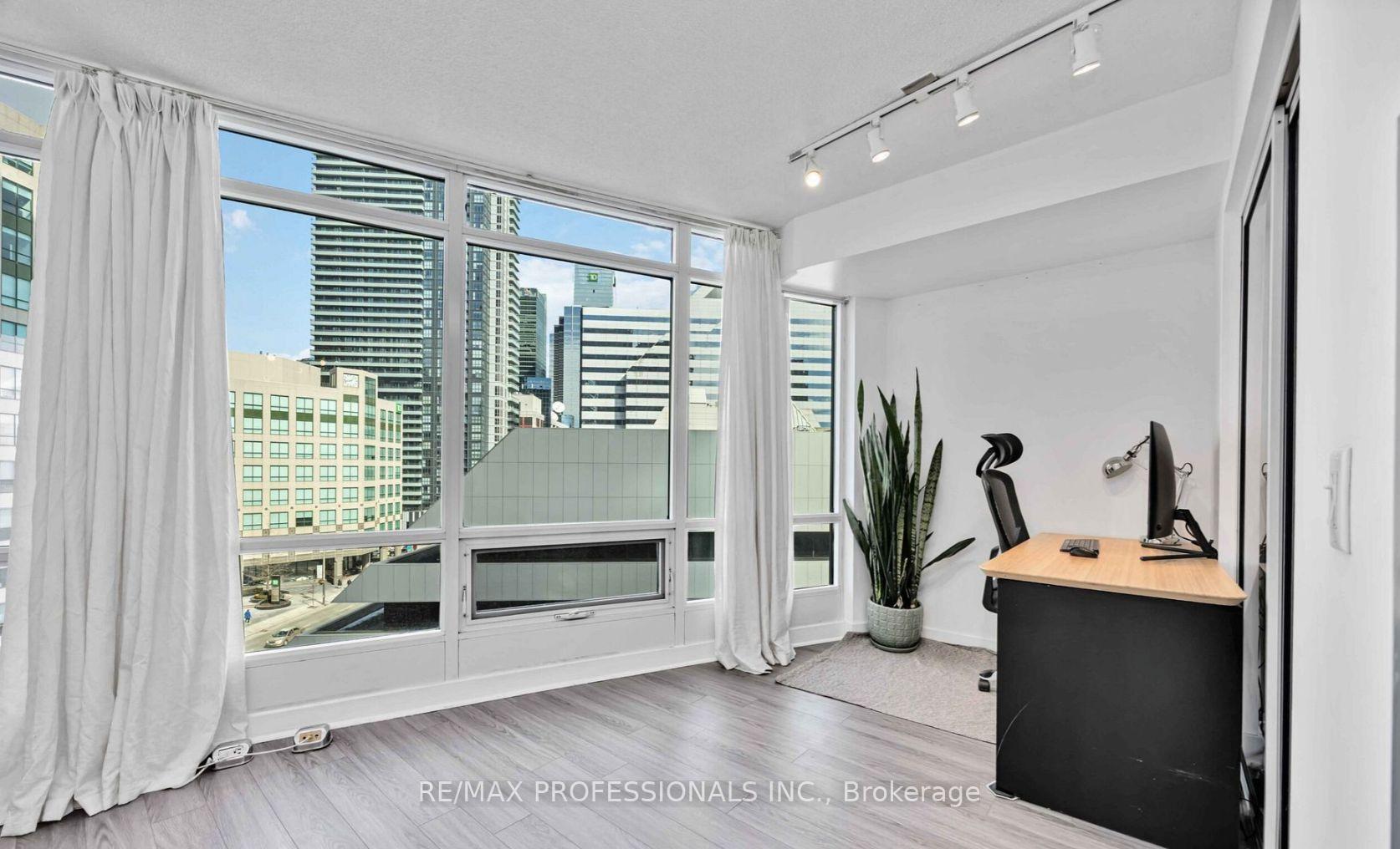Photo 4 of Unit 802, 361 Front Street W, Toronto, Waterfront Communities — HOMEH