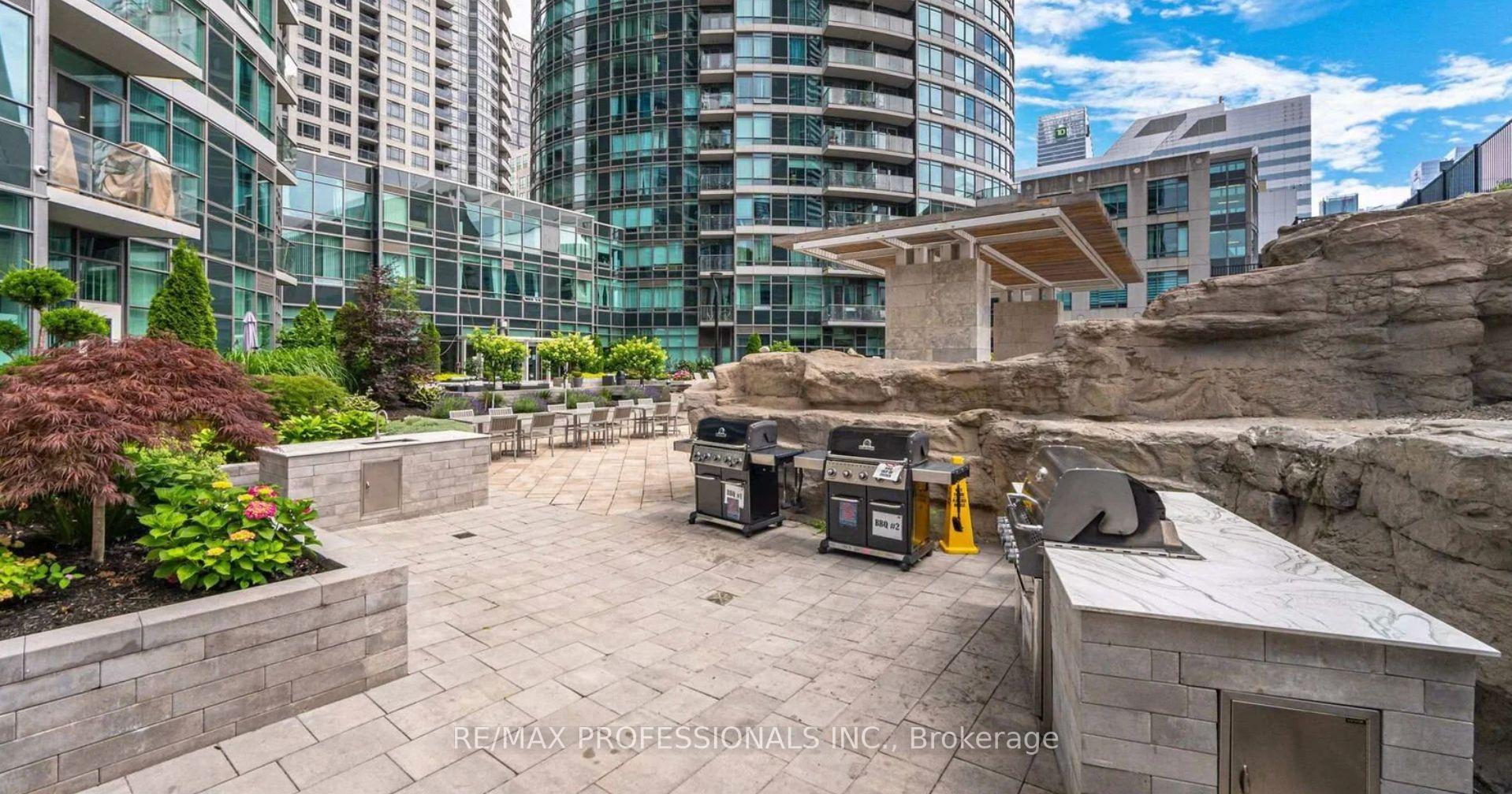 Photo 16 of Unit 802, 361 Front Street W, Toronto, Waterfront Communities — HOMEH