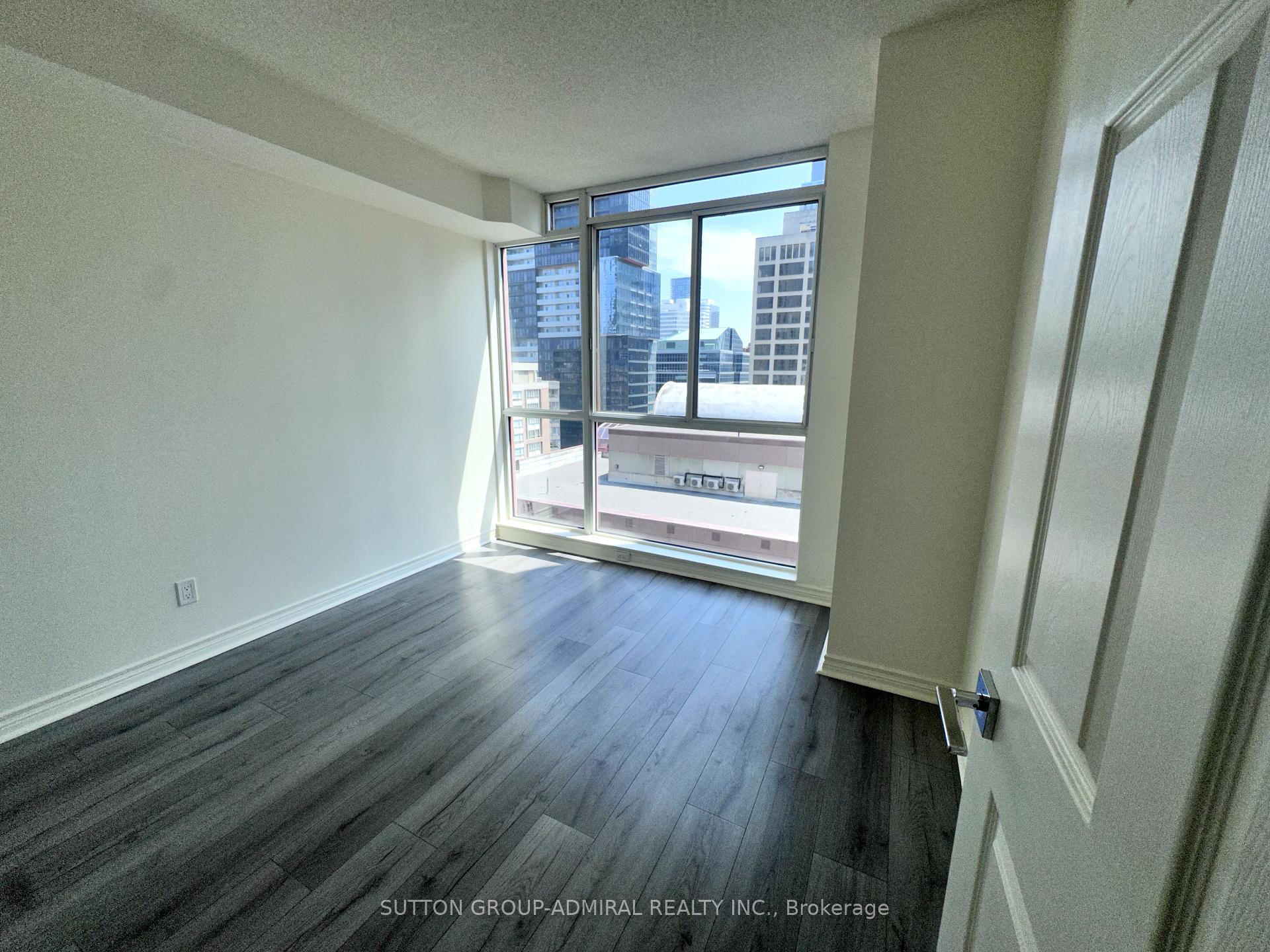 Photo 10 of Unit 2103, 736 Bay Street, Toronto, Bay Street Corridor — HOMEH