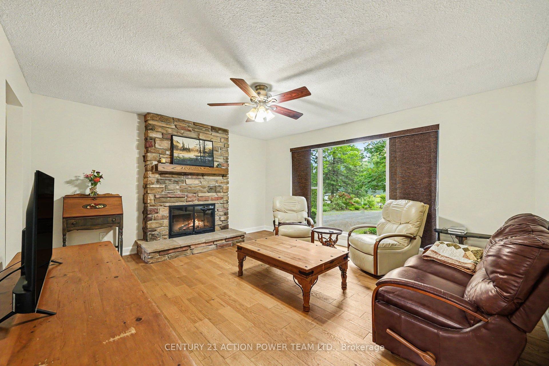Photo 7 of 931 Kevin Crescent, Ottawa, Cumberland Village — HOMEH