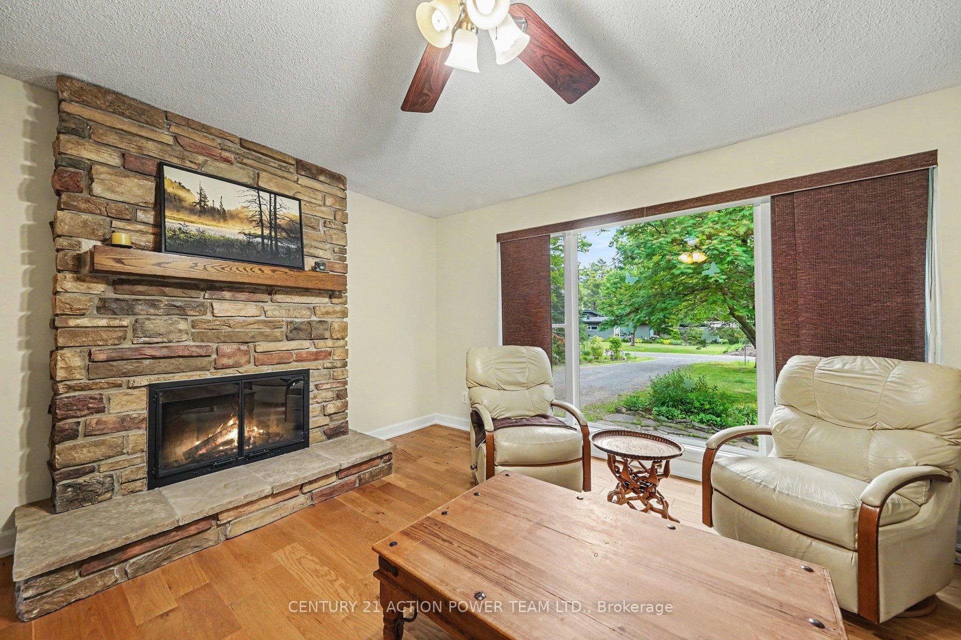 Photo 9 of 931 Kevin Crescent, Ottawa, Cumberland Village — HOMEH