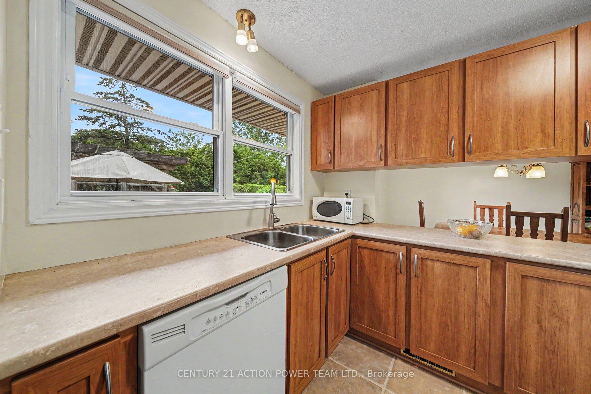 Photo 14 of 931 Kevin Crescent, Ottawa, Cumberland Village — HOMEH