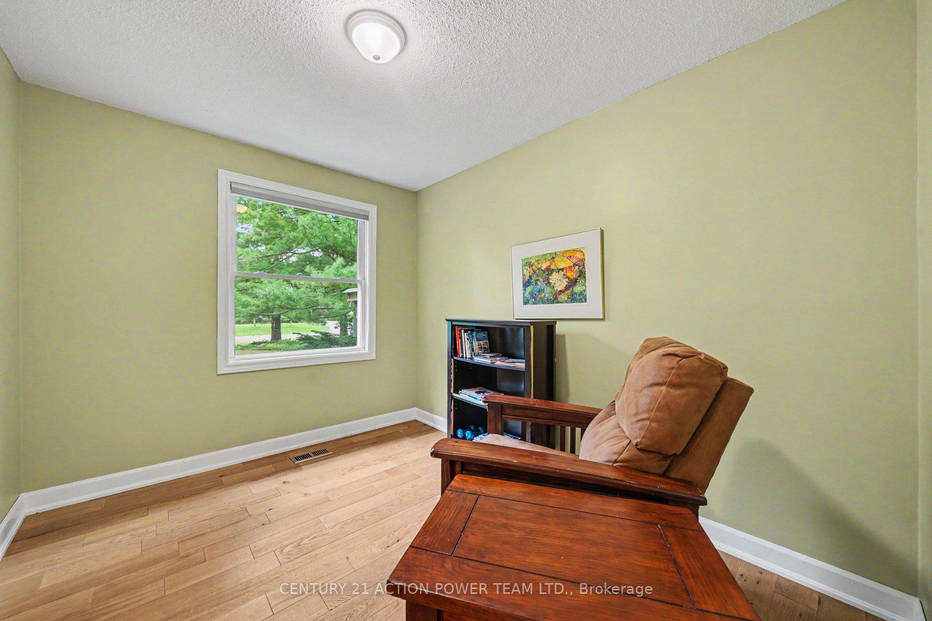 Photo 18 of 931 Kevin Crescent, Ottawa, Cumberland Village — HOMEH