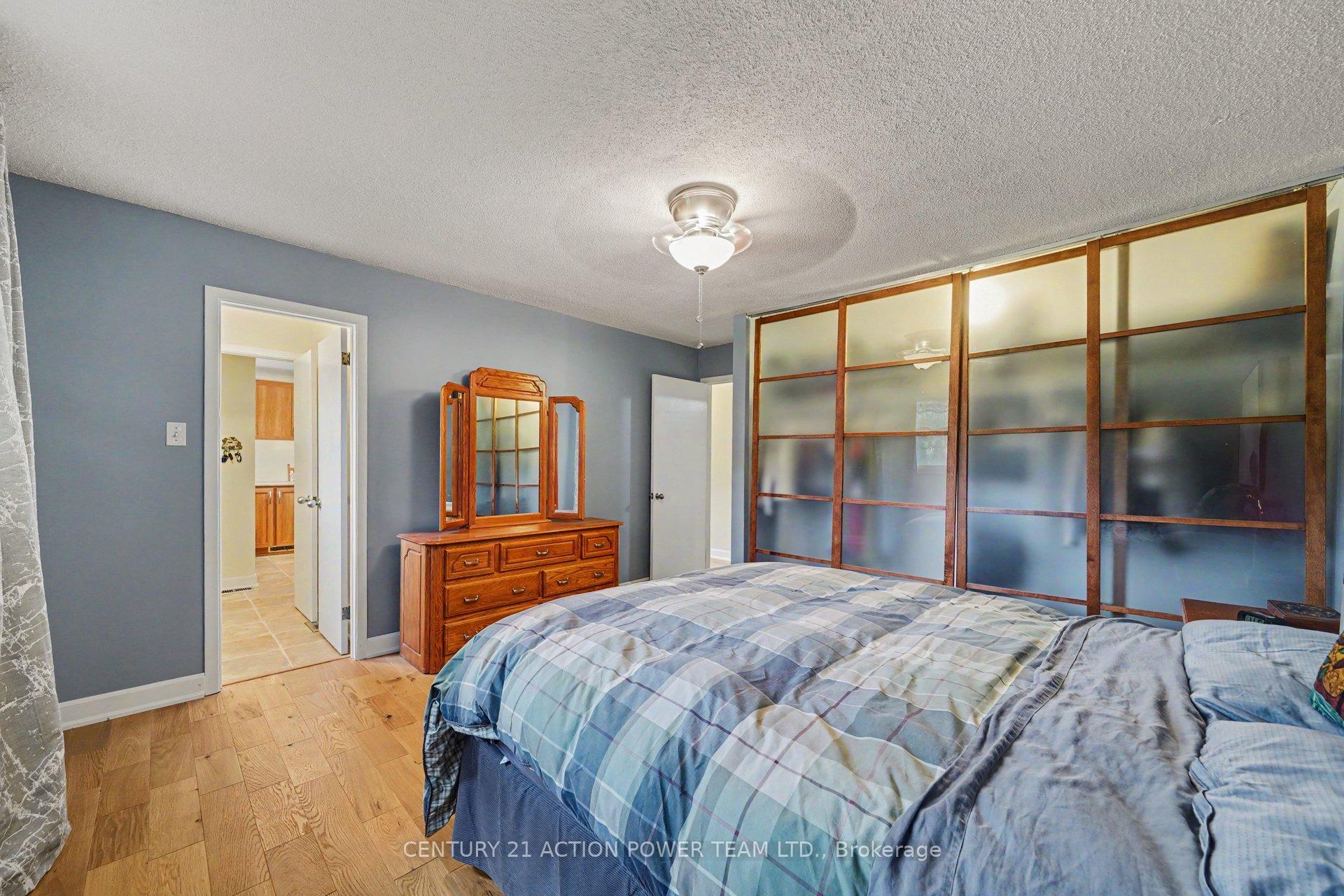 Photo 22 of 931 Kevin Crescent, Ottawa, Cumberland Village — HOMEH