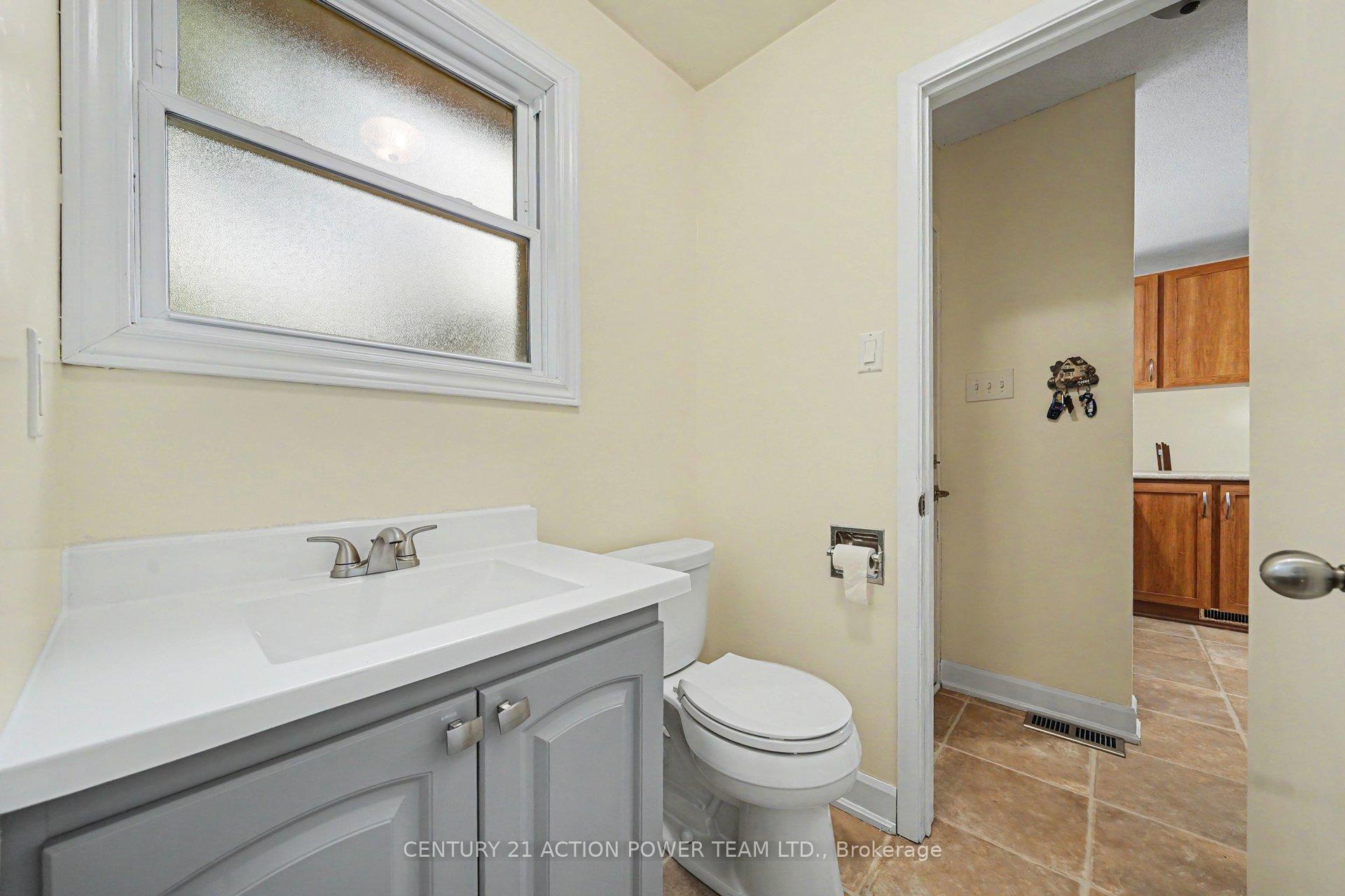 Photo 26 of 931 Kevin Crescent, Ottawa, Cumberland Village — HOMEH