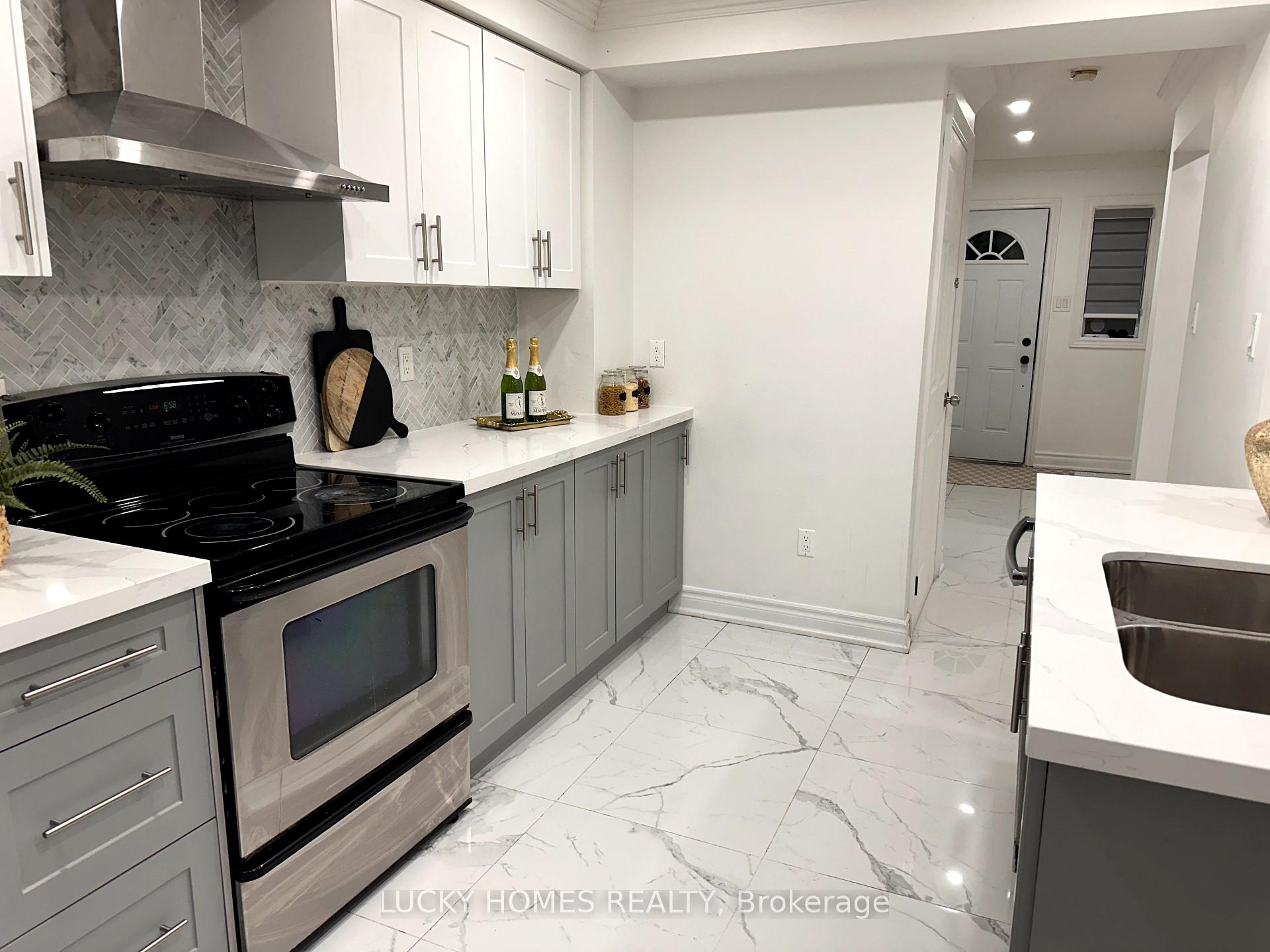 Photo 6 of 39 Laidlaw Drive, Barrie, West Bayfield — HOMEH