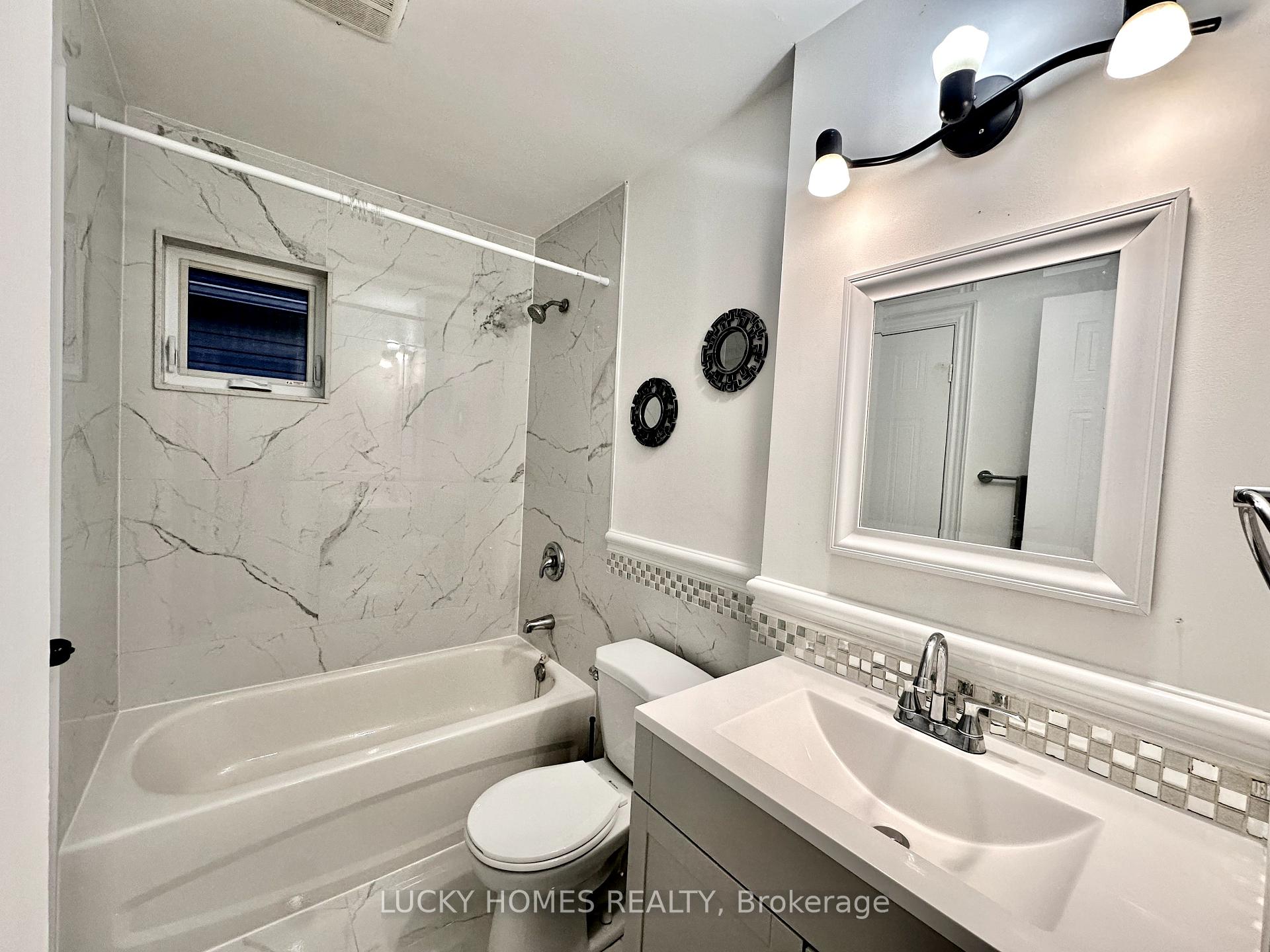Photo 8 of 39 Laidlaw Drive, Barrie, West Bayfield — HOMEH
