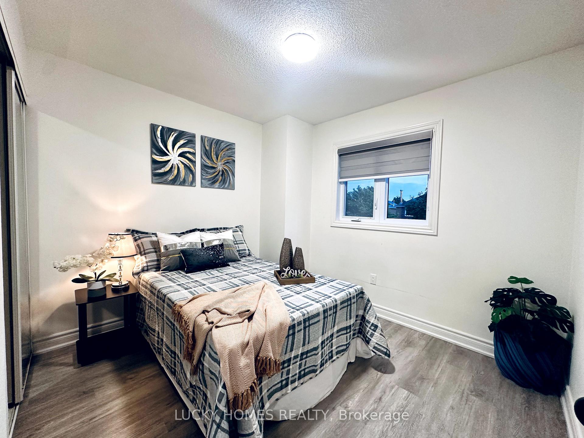 Photo 9 of 39 Laidlaw Drive, Barrie, West Bayfield — HOMEH