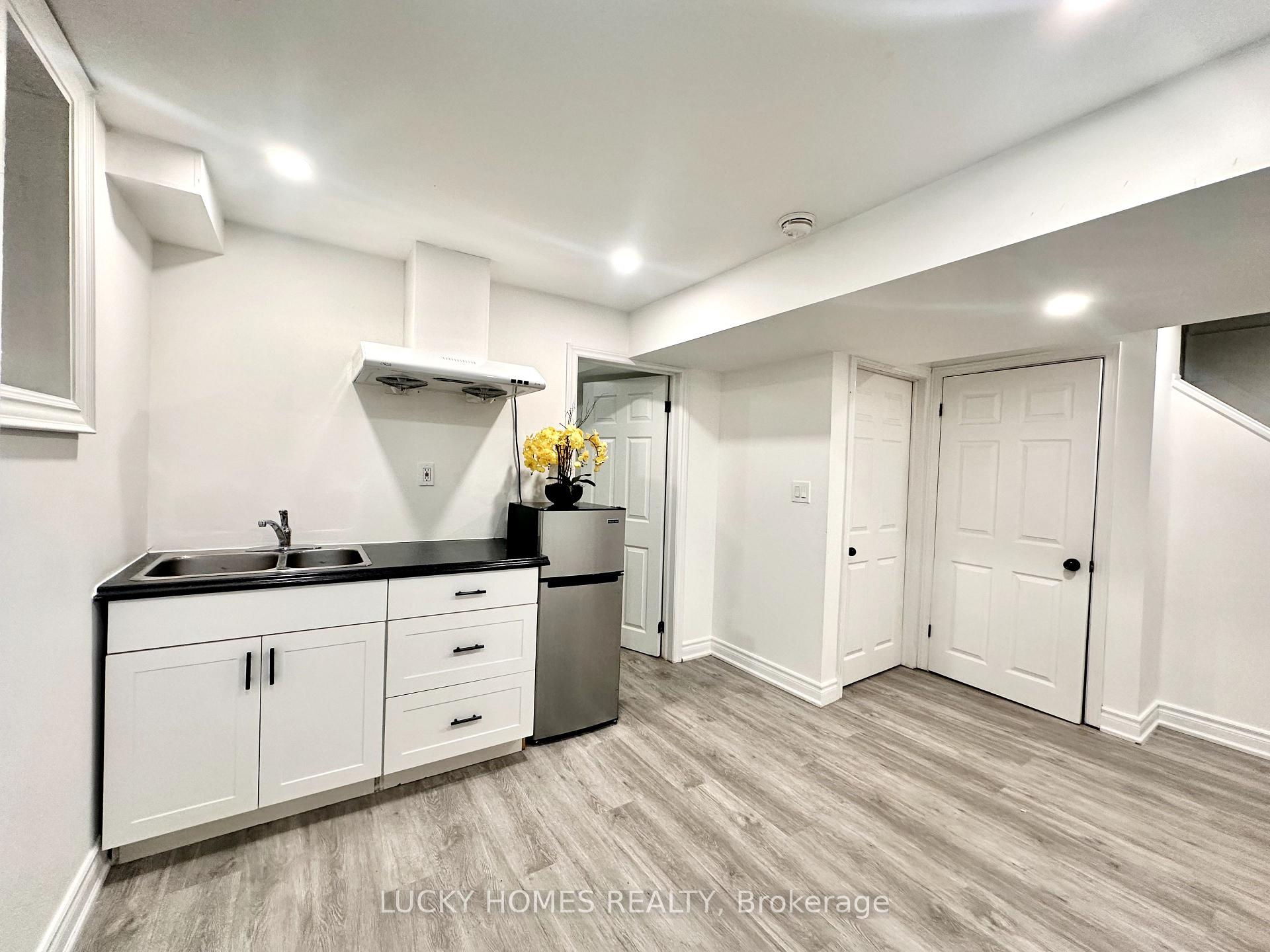 Photo 14 of 39 Laidlaw Drive, Barrie, West Bayfield — HOMEH