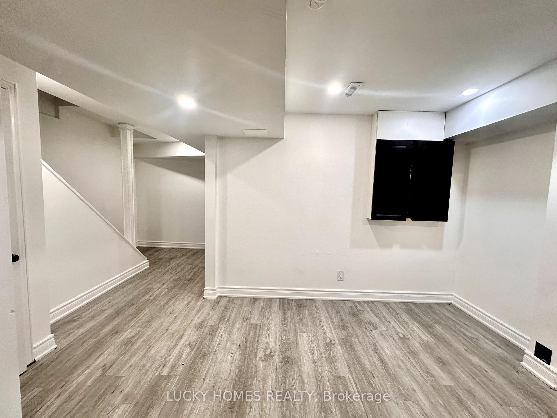 Photo 16 of 39 Laidlaw Drive, Barrie, West Bayfield — HOMEH