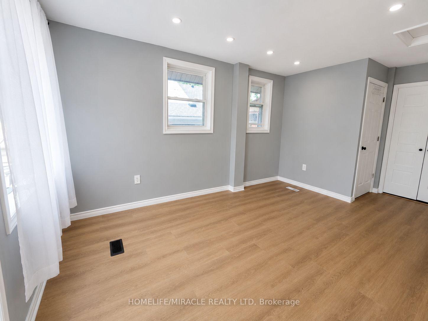 Photo 5 of Unit Main, 6523 Barker Street, Niagara Falls, Dorchester — HOMEH