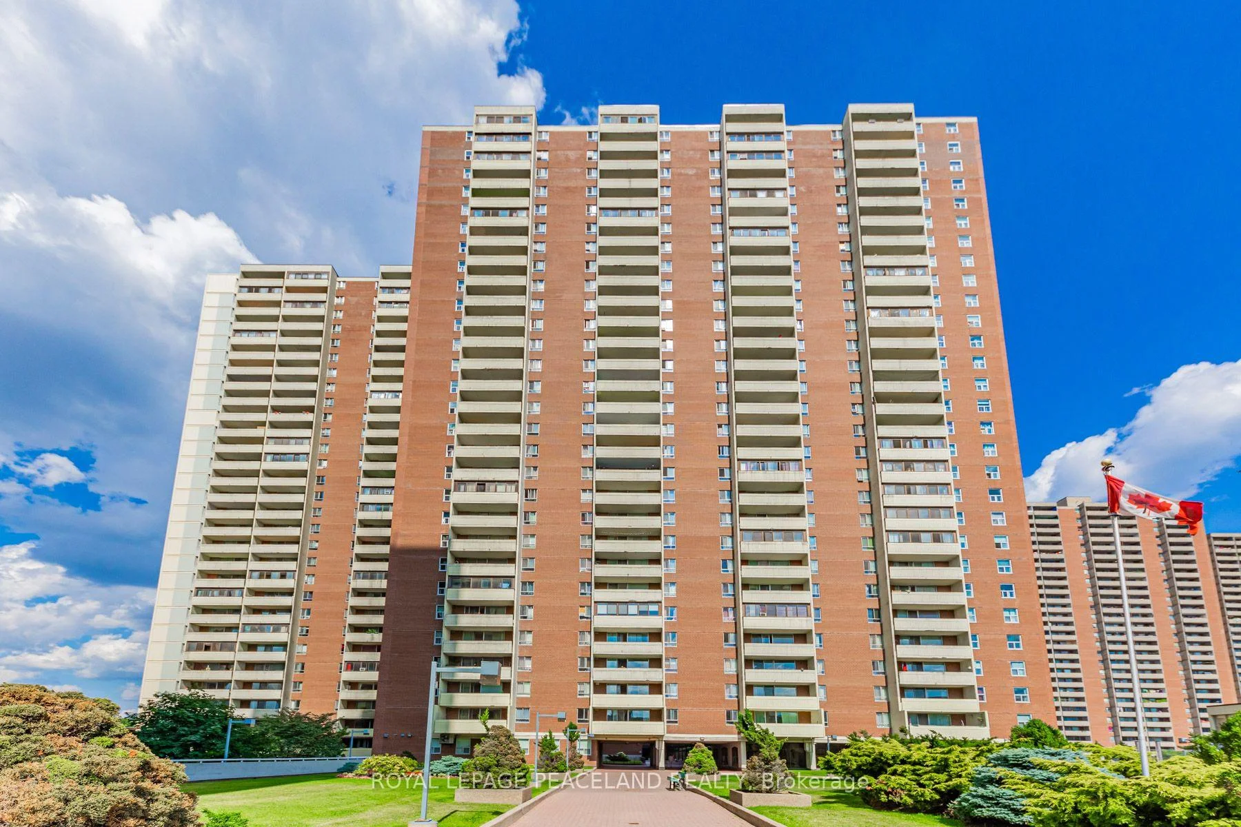 Photo 2 of Unit 2410, 5 Massey Square, Toronto, Crescent Town — HOMEH