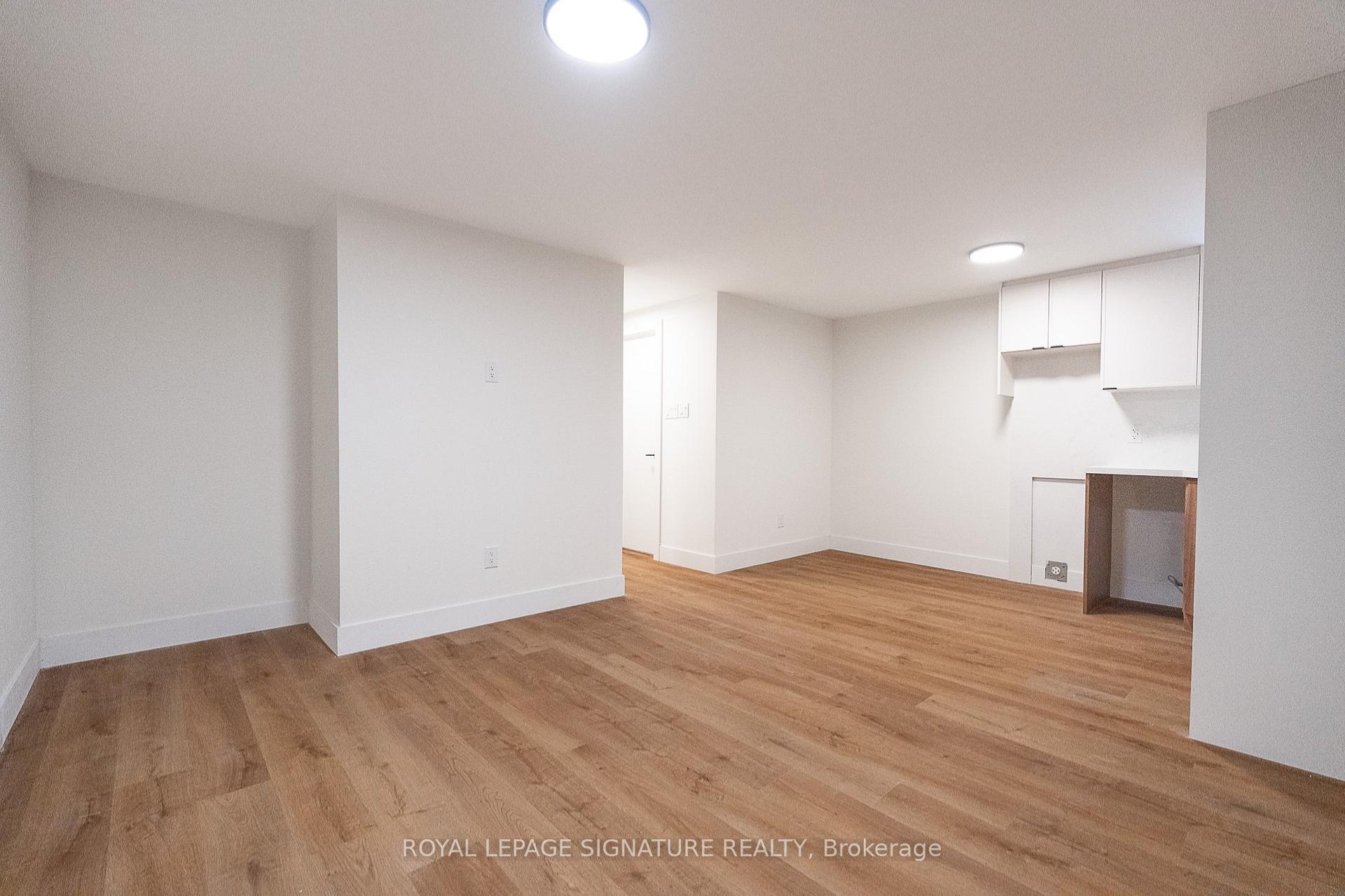 Photo 4 of Unit 2, 7 Earnscliffe Road, Toronto, Oakwood Village — HOMEH