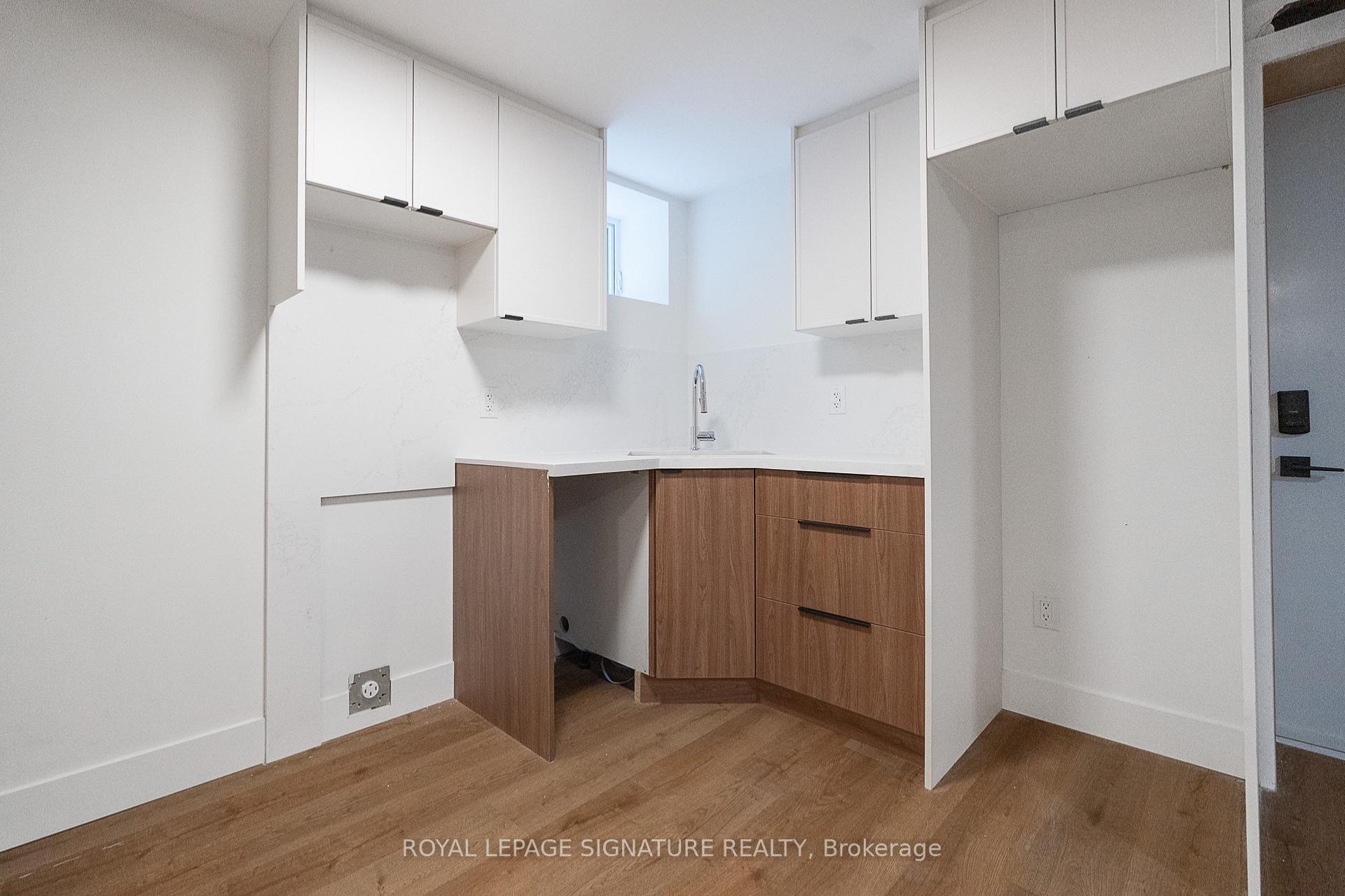 Photo 3 of Unit 1, 7 Earnscliffe Road, Toronto, Oakwood Village — HOMEH
