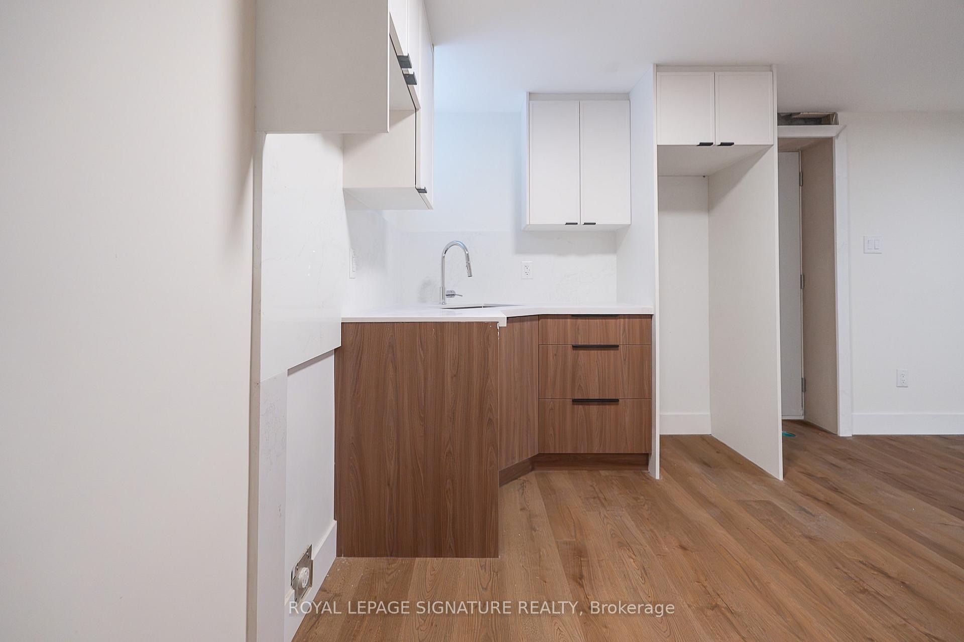 Photo 4 of Unit 1, 7 Earnscliffe Road, Toronto, Oakwood Village — HOMEH