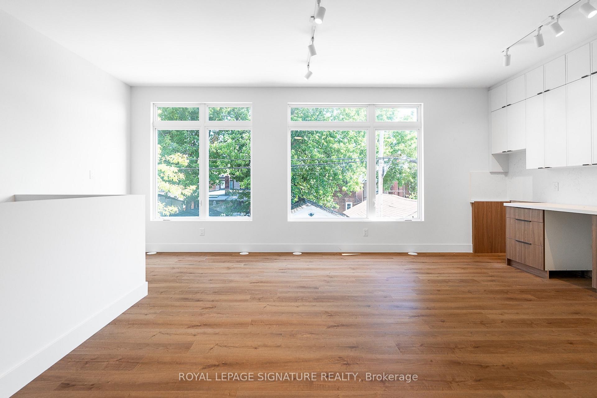 Photo 1 of Unit 7, 7 Earnscliffe Road, Toronto, Oakwood Village — HOMEH