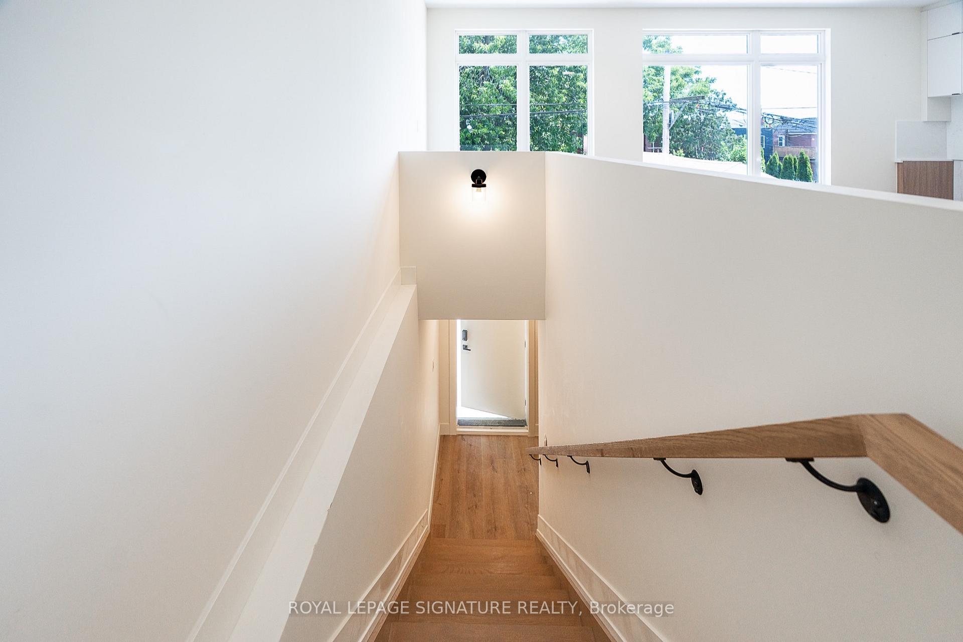 Photo 10 of Unit 7, 7 Earnscliffe Road, Toronto, Oakwood Village — HOMEH