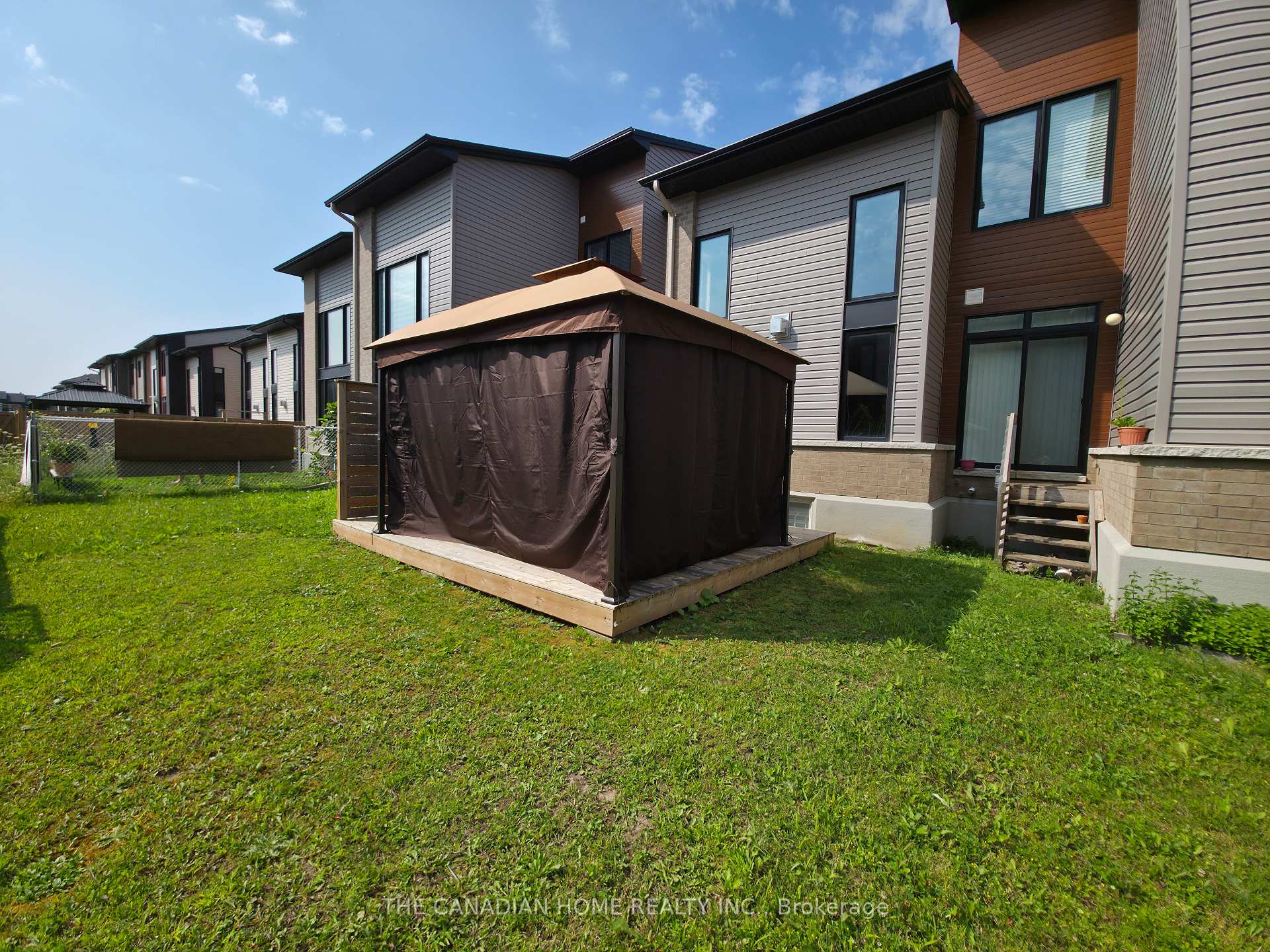 Photo 13 of 458 Trident Mews, Ottawa, Leitrim — HOMEH