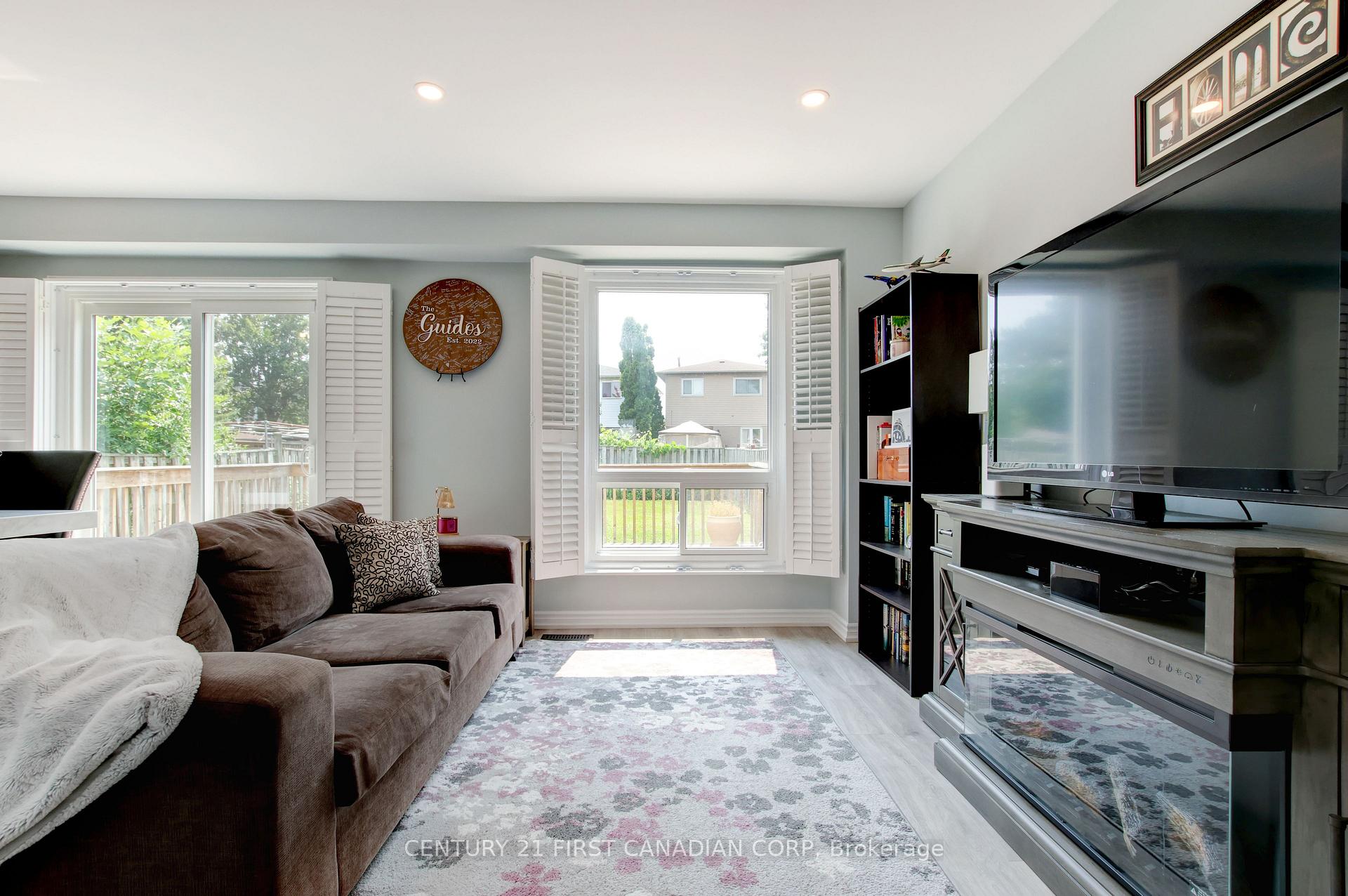 Photo 6 of 79 Newbridge Crescent, Brampton, Westgate — HOMEH