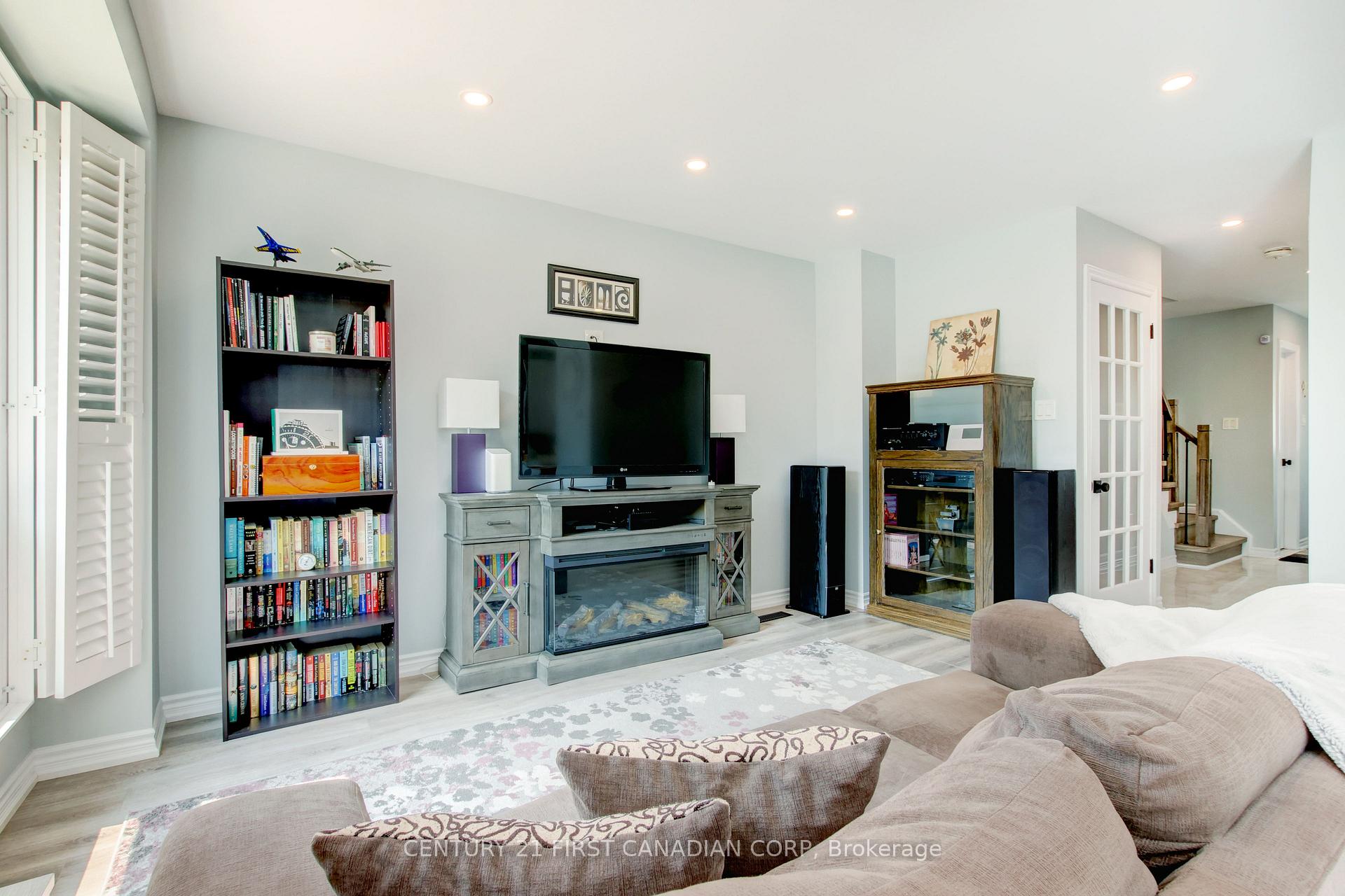 Photo 8 of 79 Newbridge Crescent, Brampton, Westgate — HOMEH