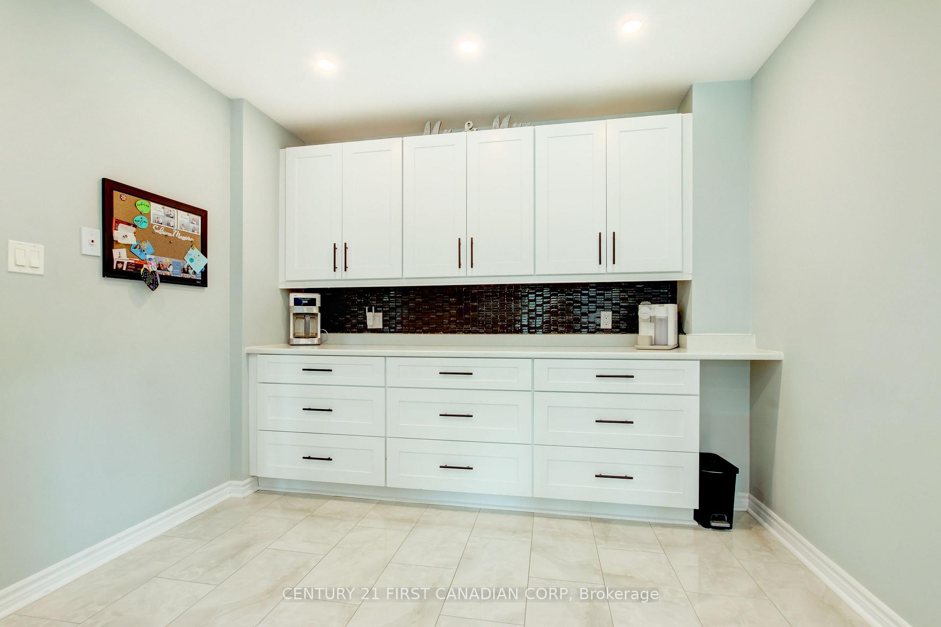 Photo 14 of 79 Newbridge Crescent, Brampton, Westgate — HOMEH