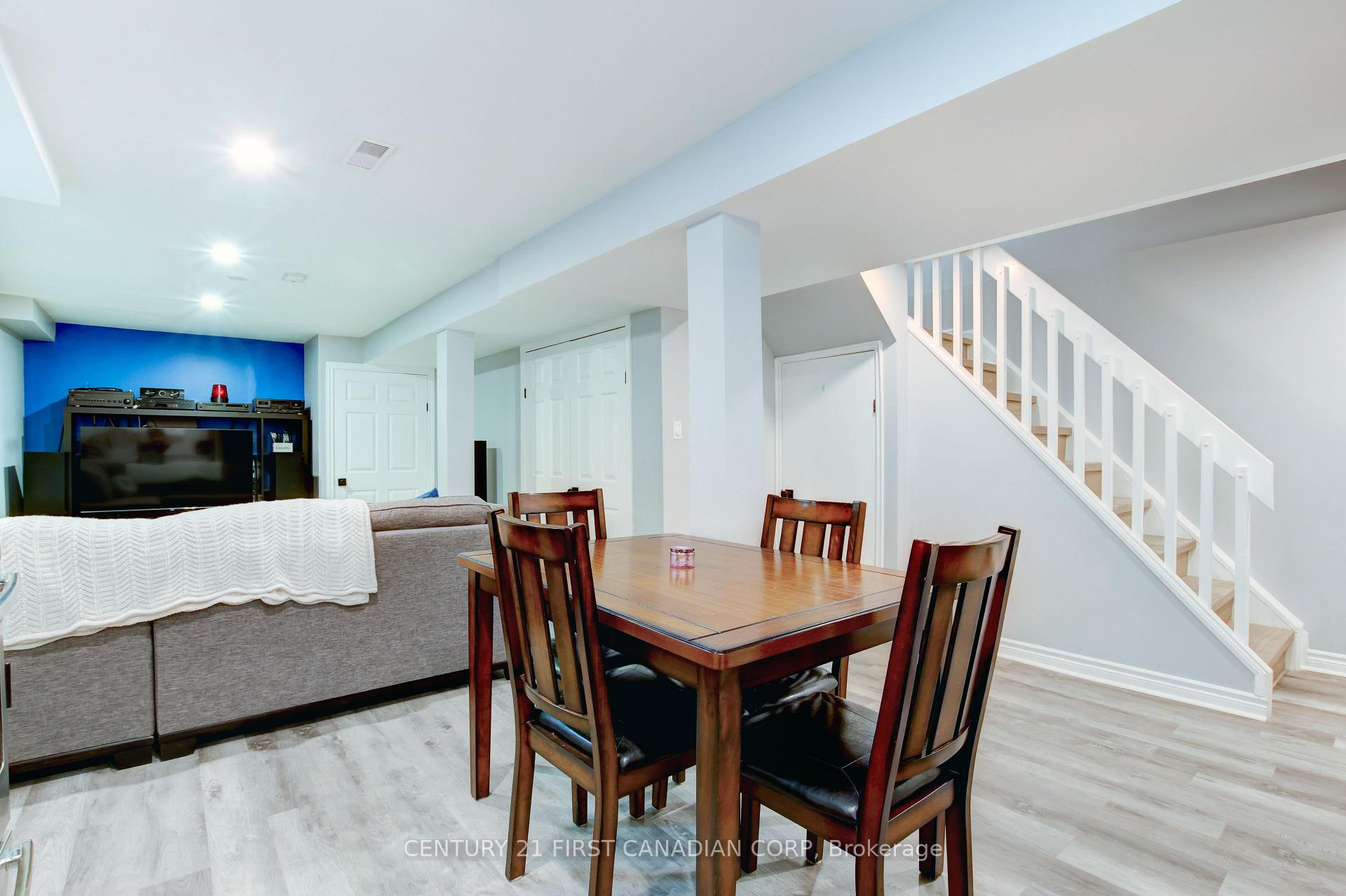 Photo 33 of 79 Newbridge Crescent, Brampton, Westgate — HOMEH
