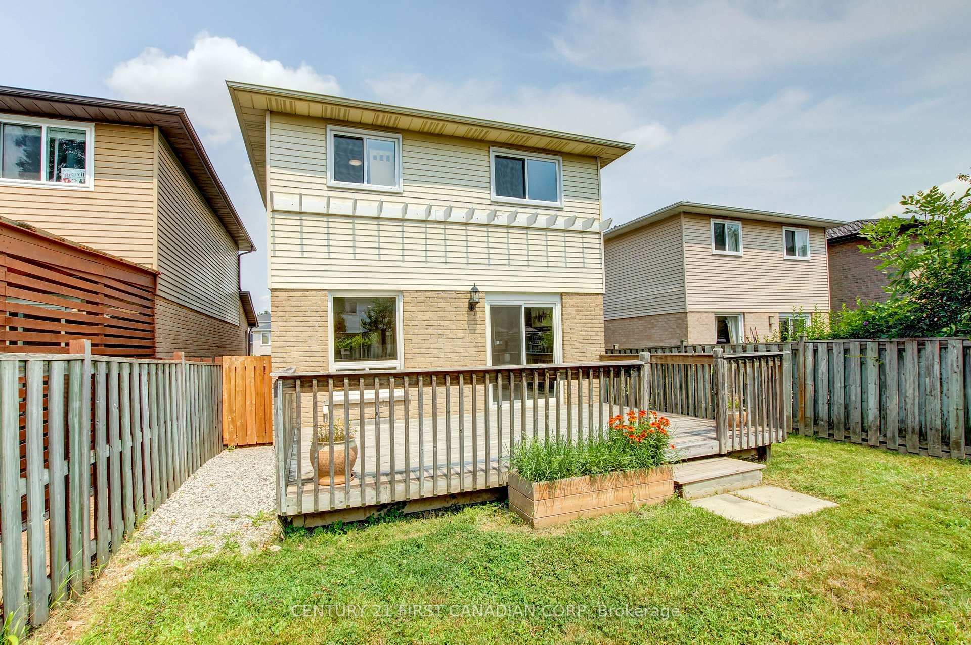 Photo 41 of 79 Newbridge Crescent, Brampton, Westgate — HOMEH