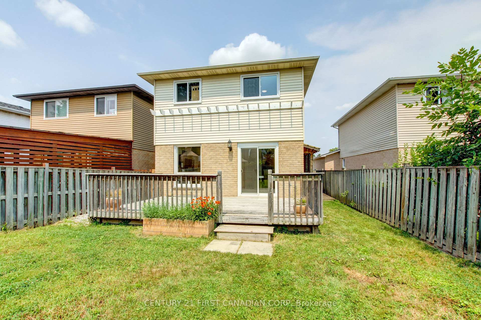 Photo 42 of 79 Newbridge Crescent, Brampton, Westgate — HOMEH