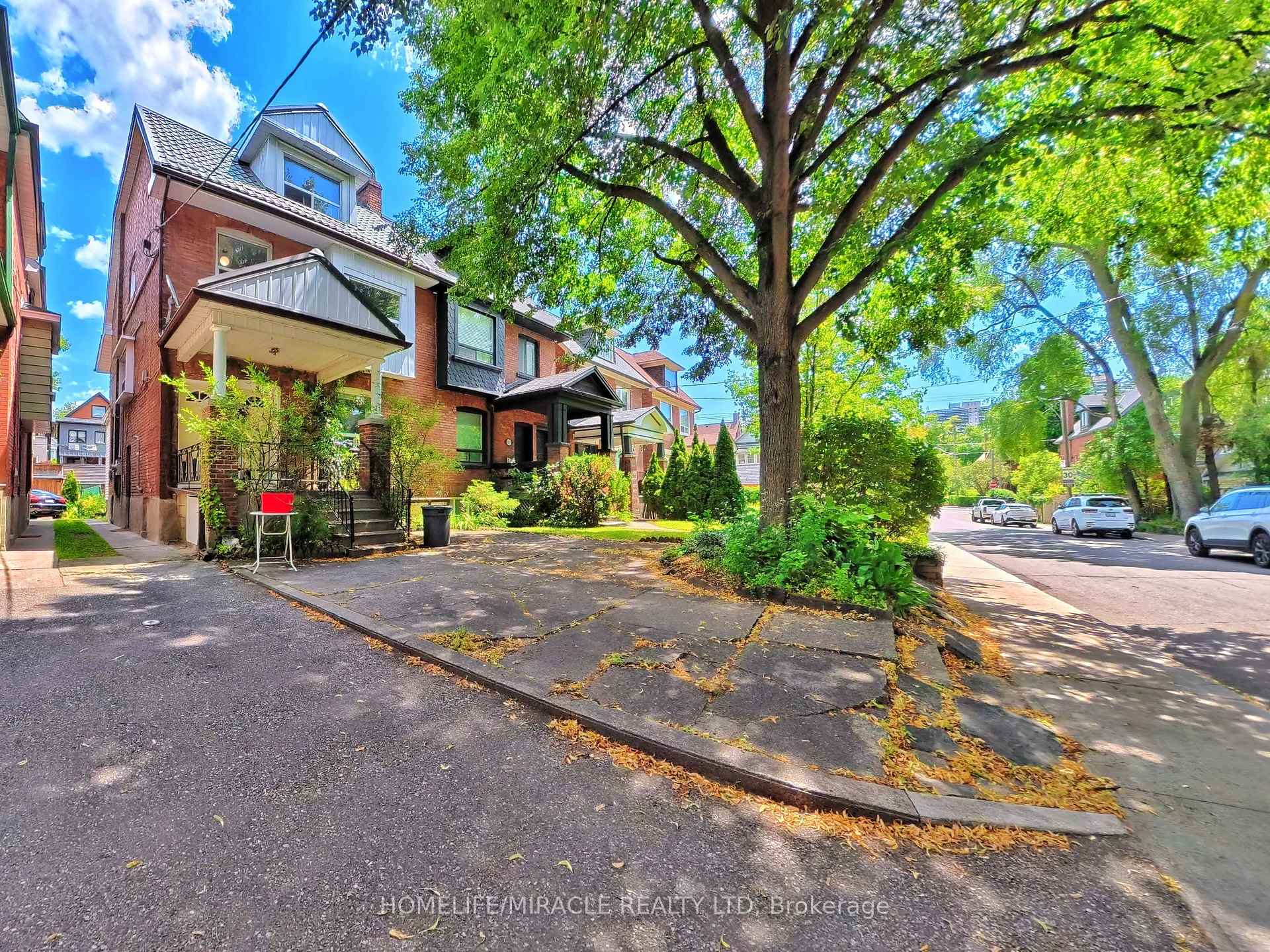 Photo 3 of 121 Medland Street, Toronto, Junction Area — HOMEH