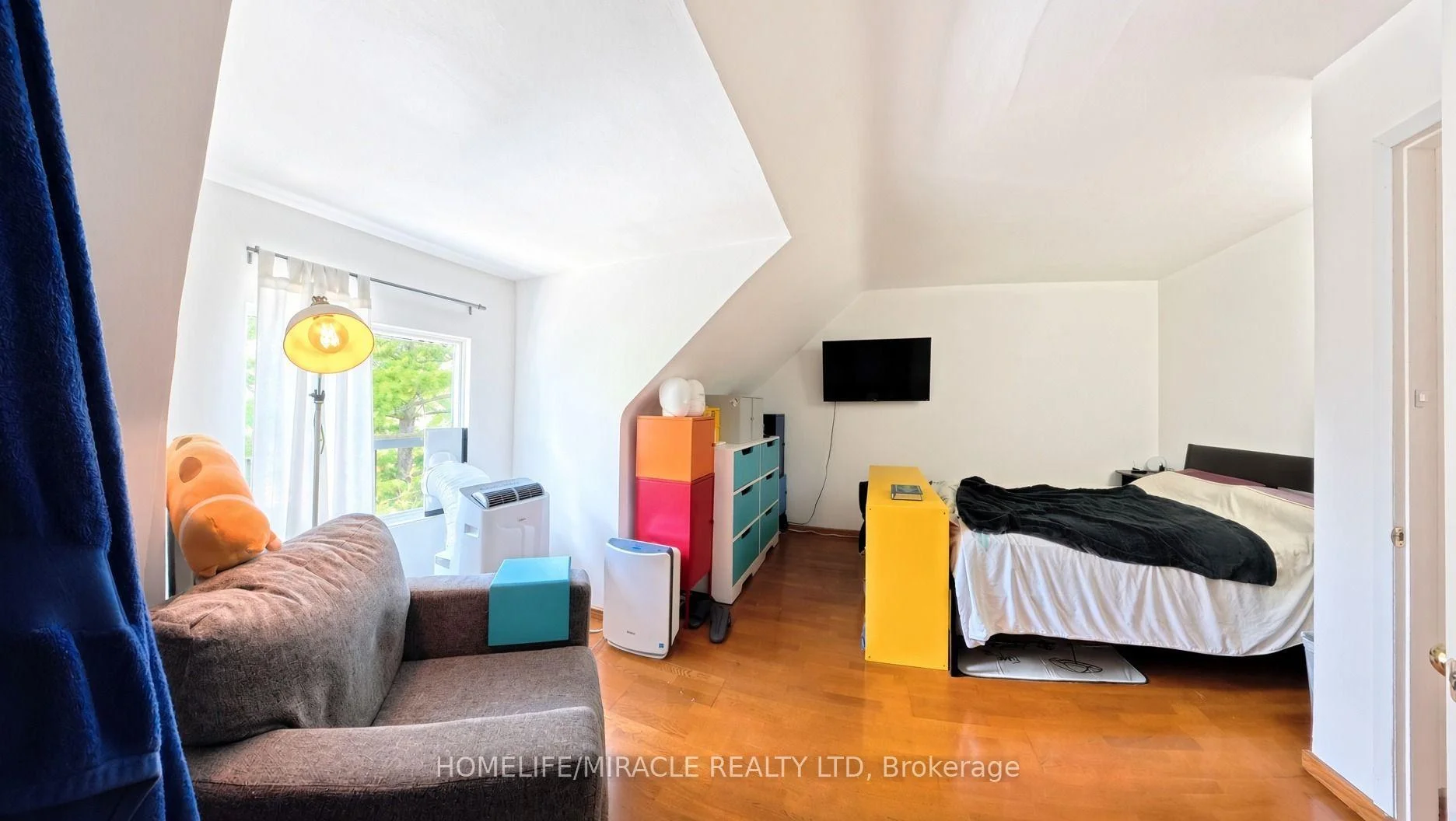 Photo 32 of 121 Medland Street, Toronto, Junction Area — HOMEH