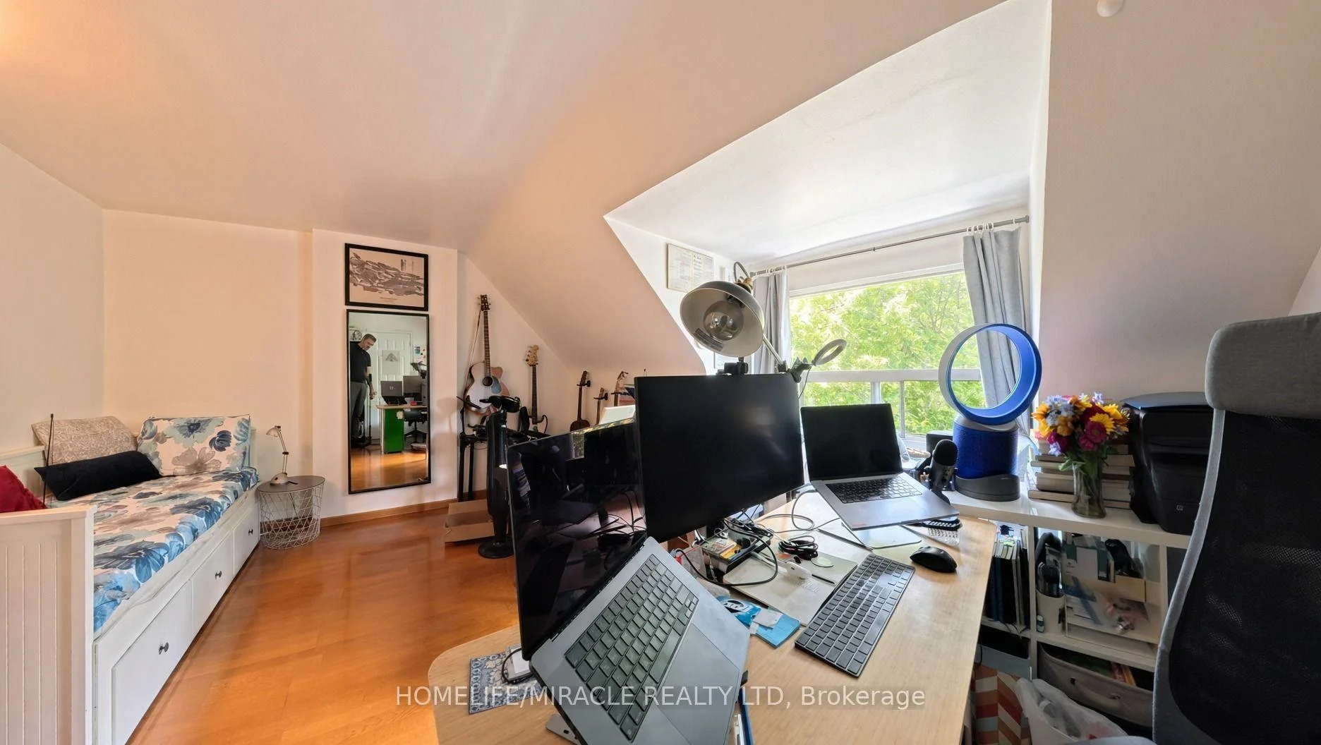 Photo 36 of 121 Medland Street, Toronto, Junction Area — HOMEH
