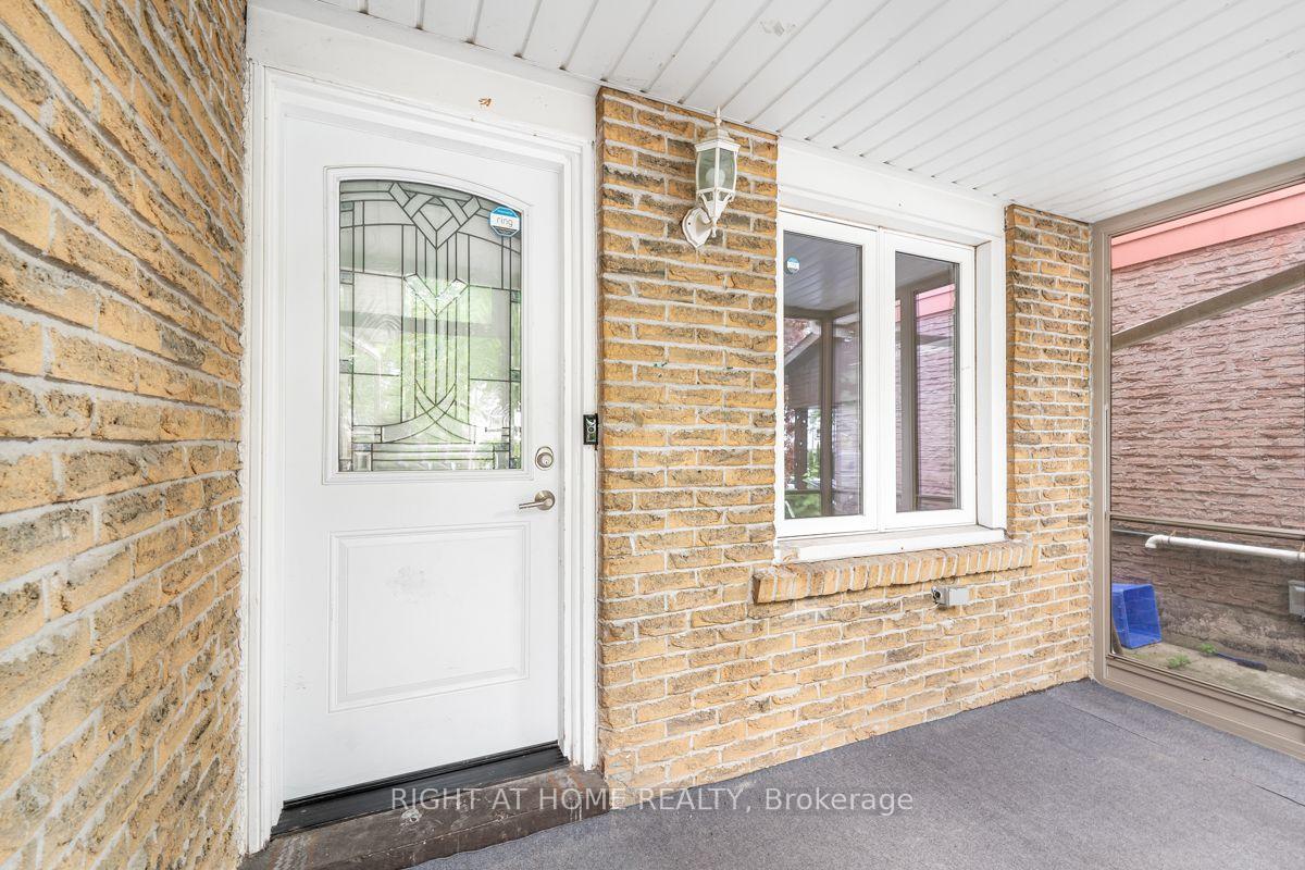 Photo 3 of 1361 Brands Court, Pickering, Liverpool — HOMEH
