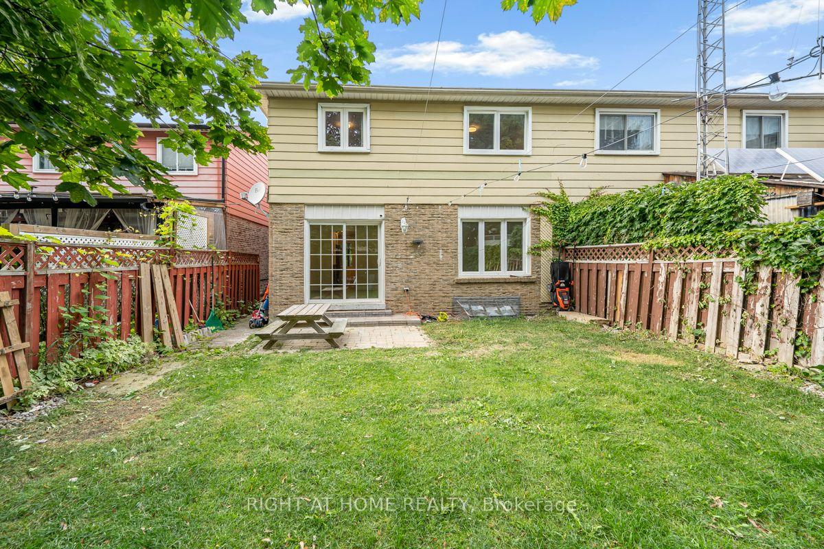 Photo 38 of 1361 Brands Court, Pickering, Liverpool — HOMEH