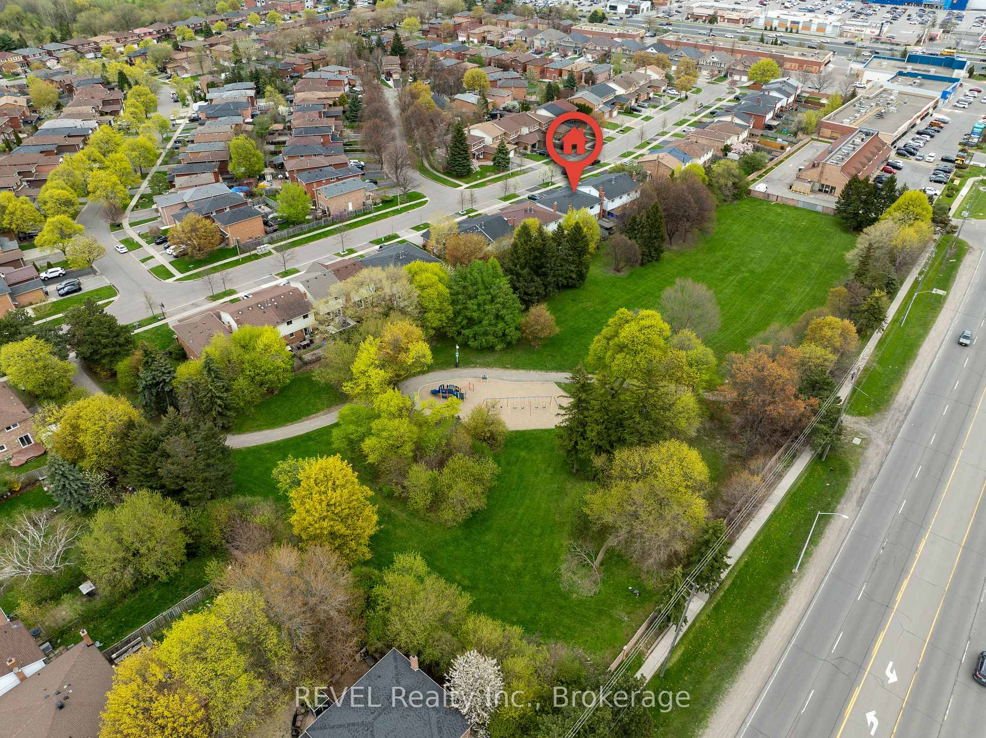 Photo 3 of 80 Dumfries Avenue, Brampton, Heart Lake West — HOMEH