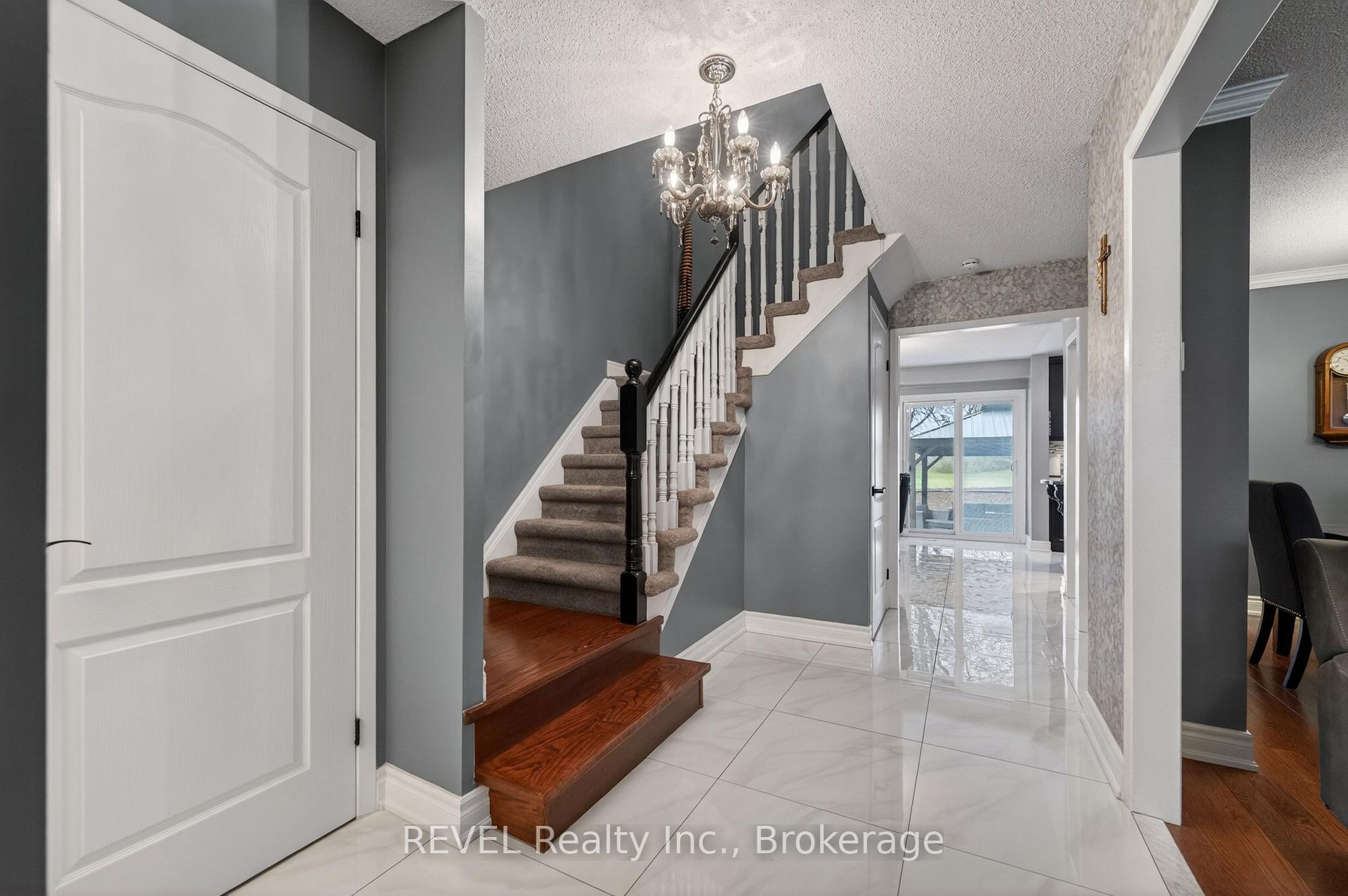 Photo 8 of 80 Dumfries Avenue, Brampton, Heart Lake West — HOMEH