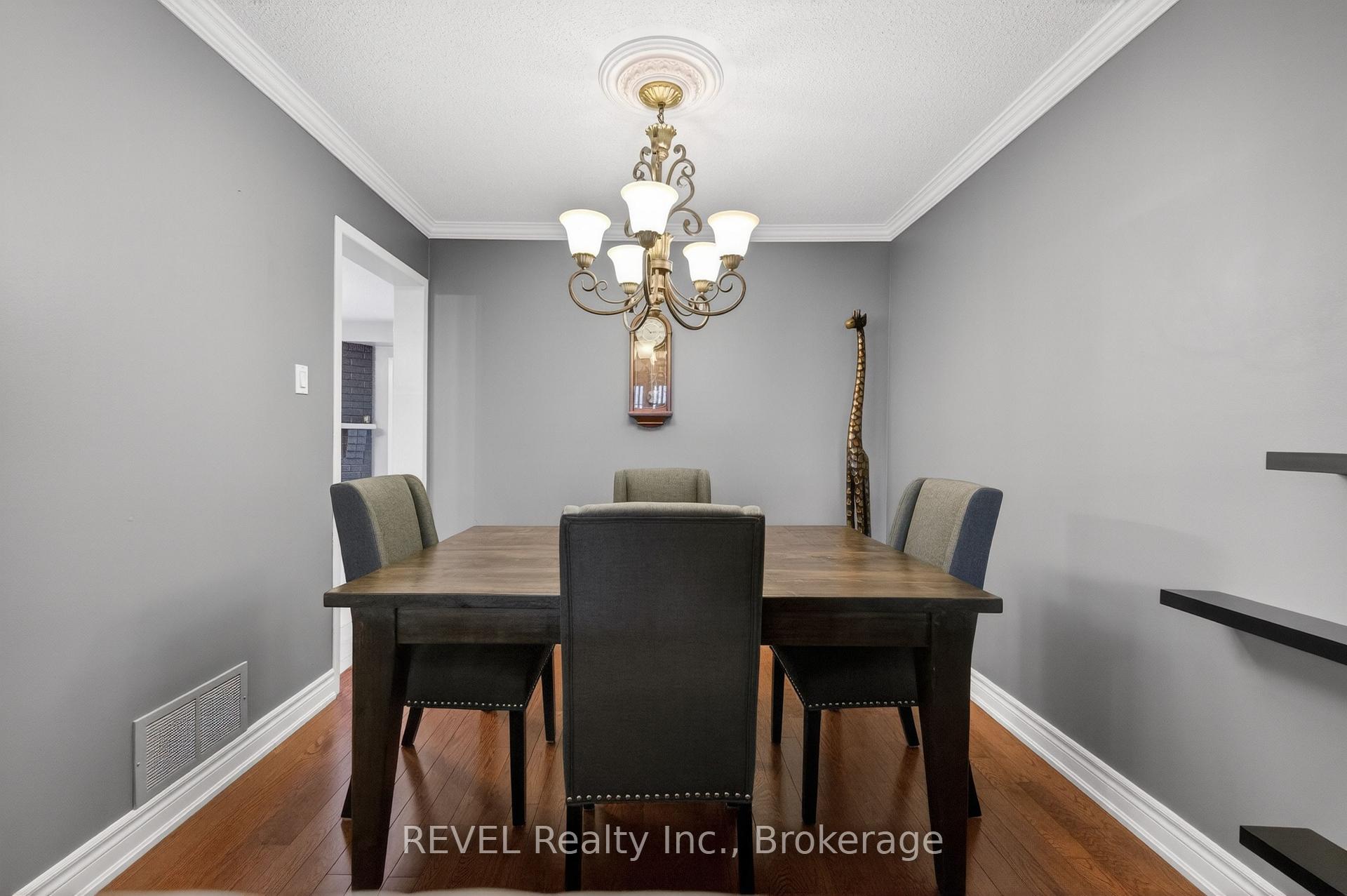 Photo 11 of 80 Dumfries Avenue, Brampton, Heart Lake West — HOMEH