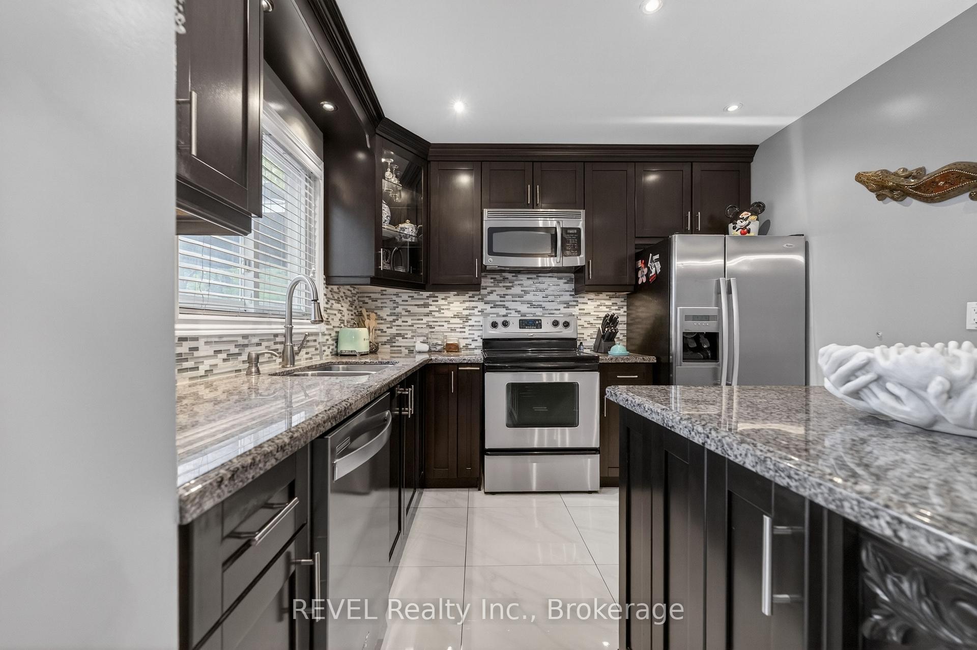 Photo 13 of 80 Dumfries Avenue, Brampton, Heart Lake West — HOMEH